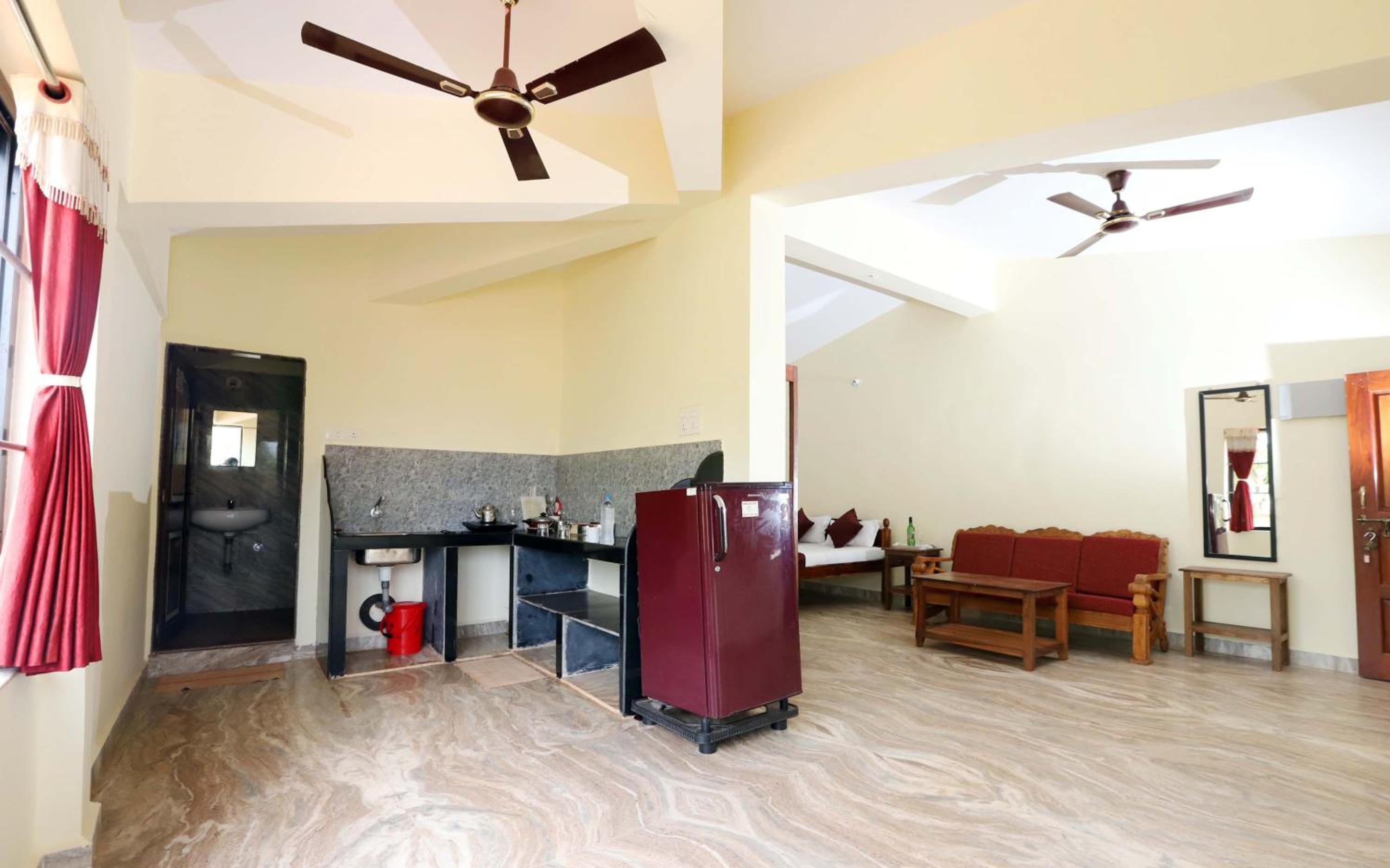 One Bedroom Apartment with Kitchenette & Veranda photo 3