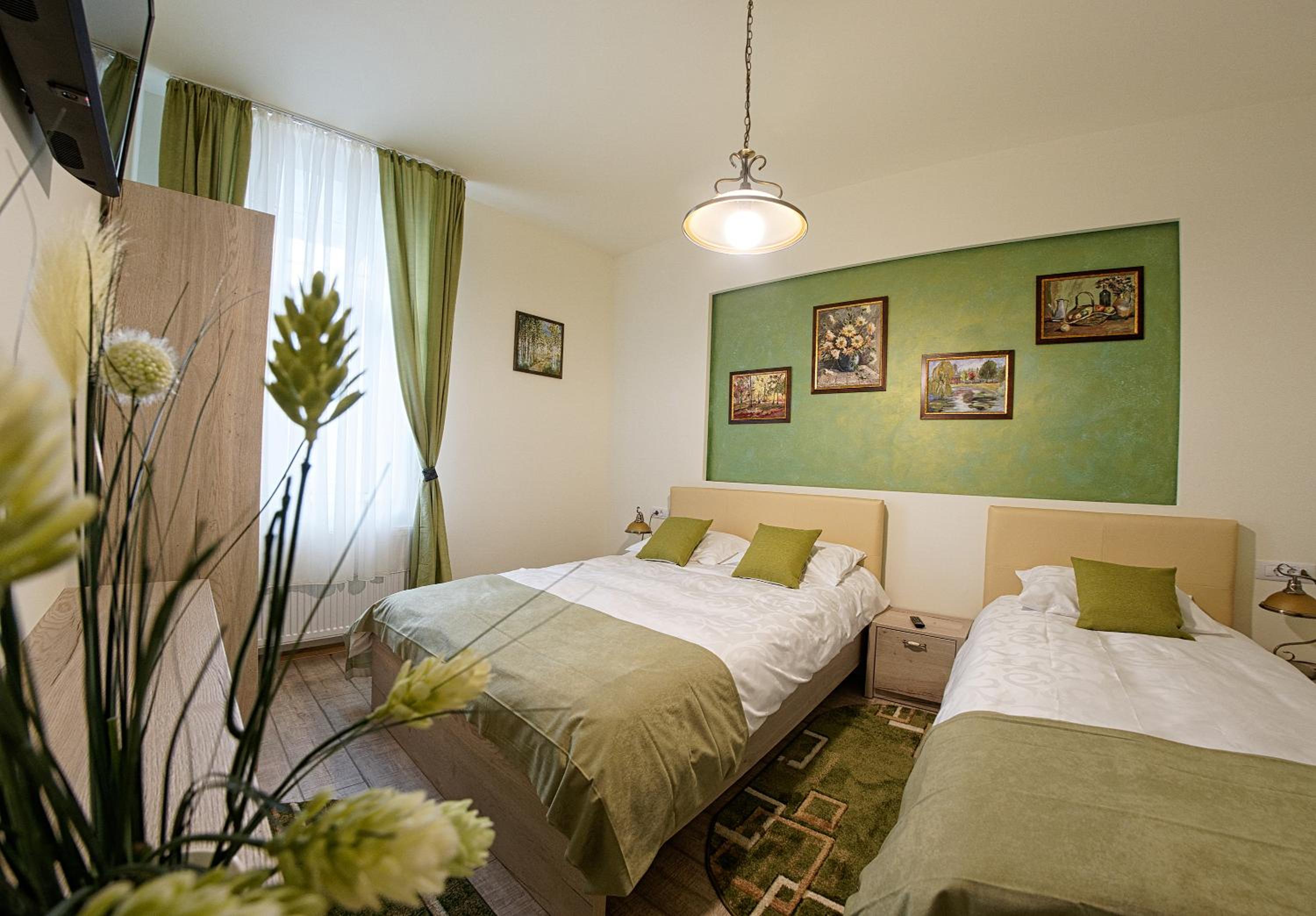 Triple Room with Bathroom photo 2