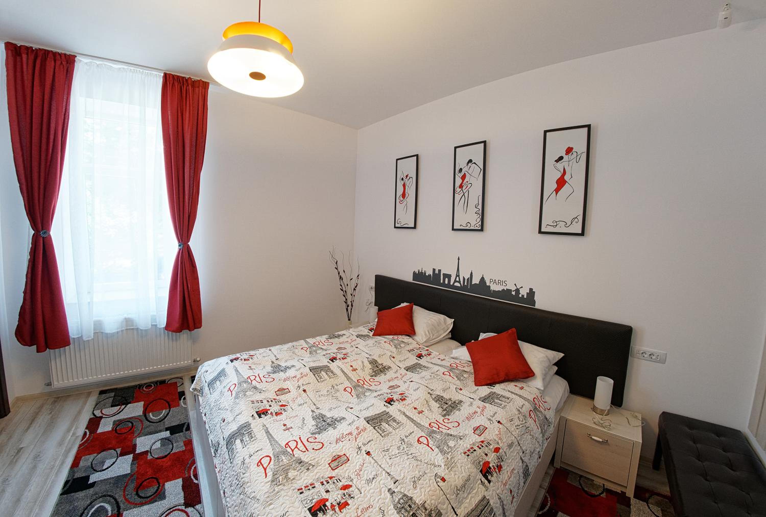 Double or Twin Room with Bathroom - Photo 1