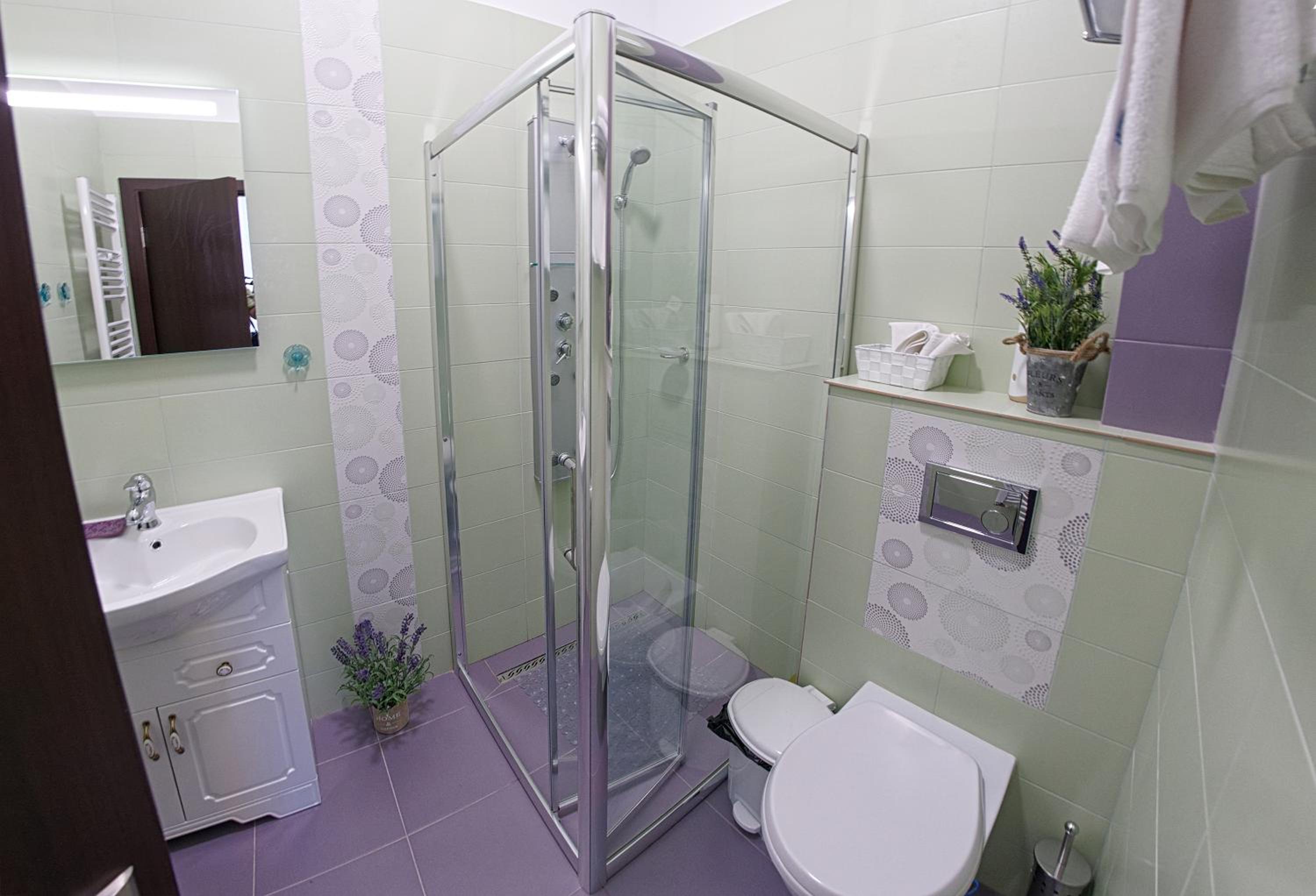 Triple Room with Bathroom - Photo 2