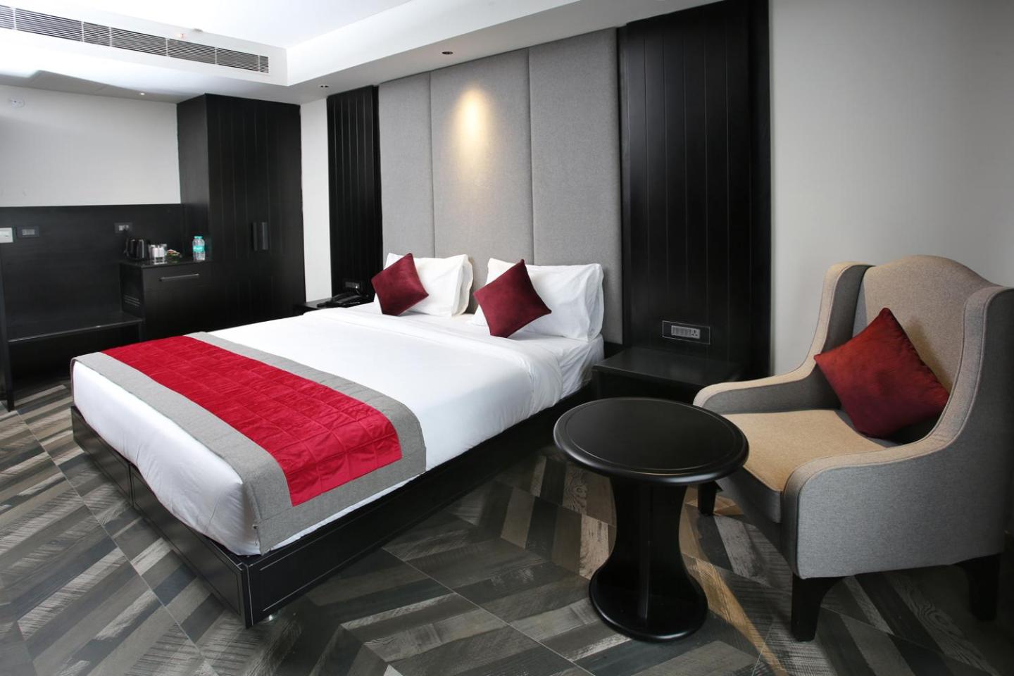 Double or Twin Room - Photo 4