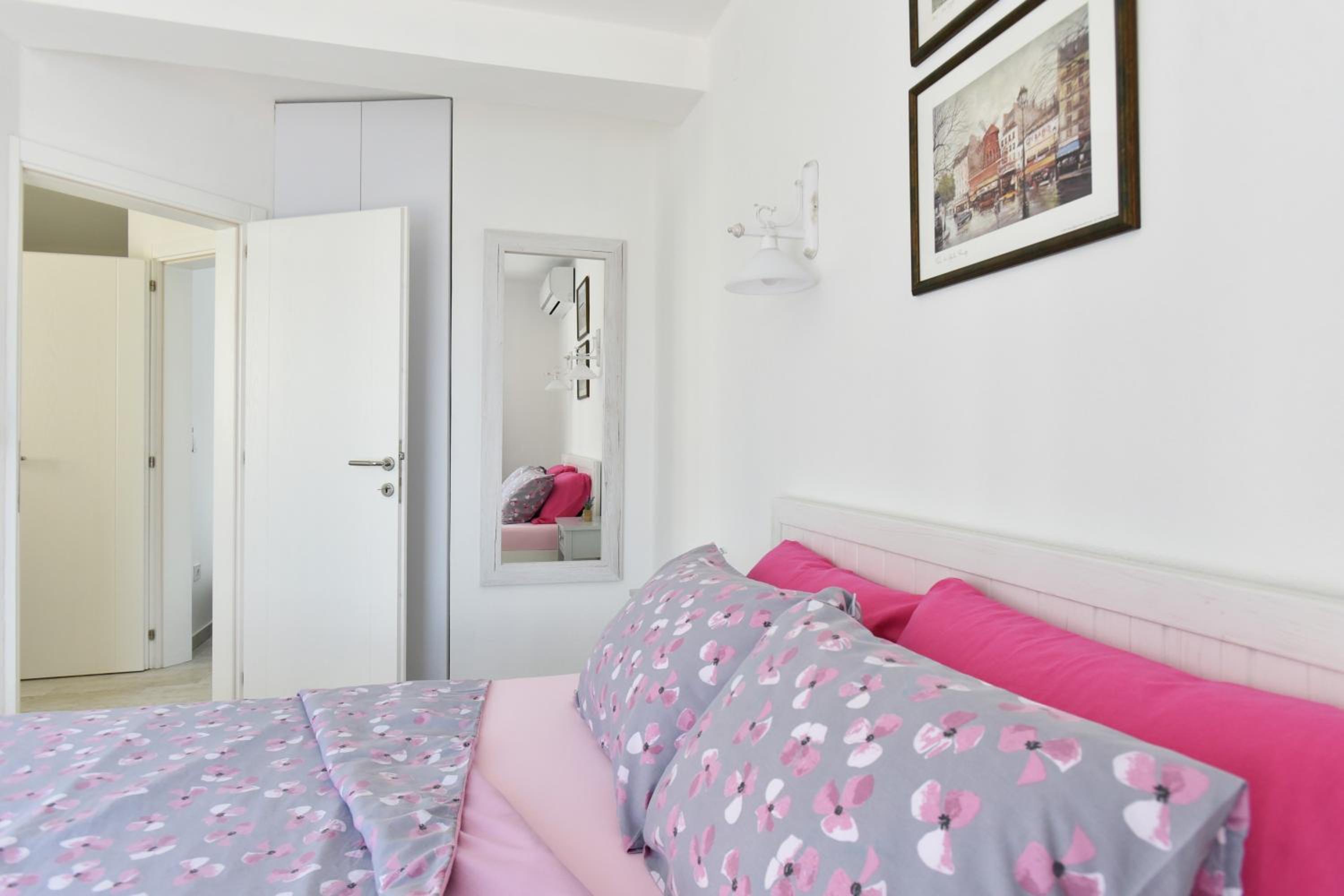 Two-Bedroom House photo 3