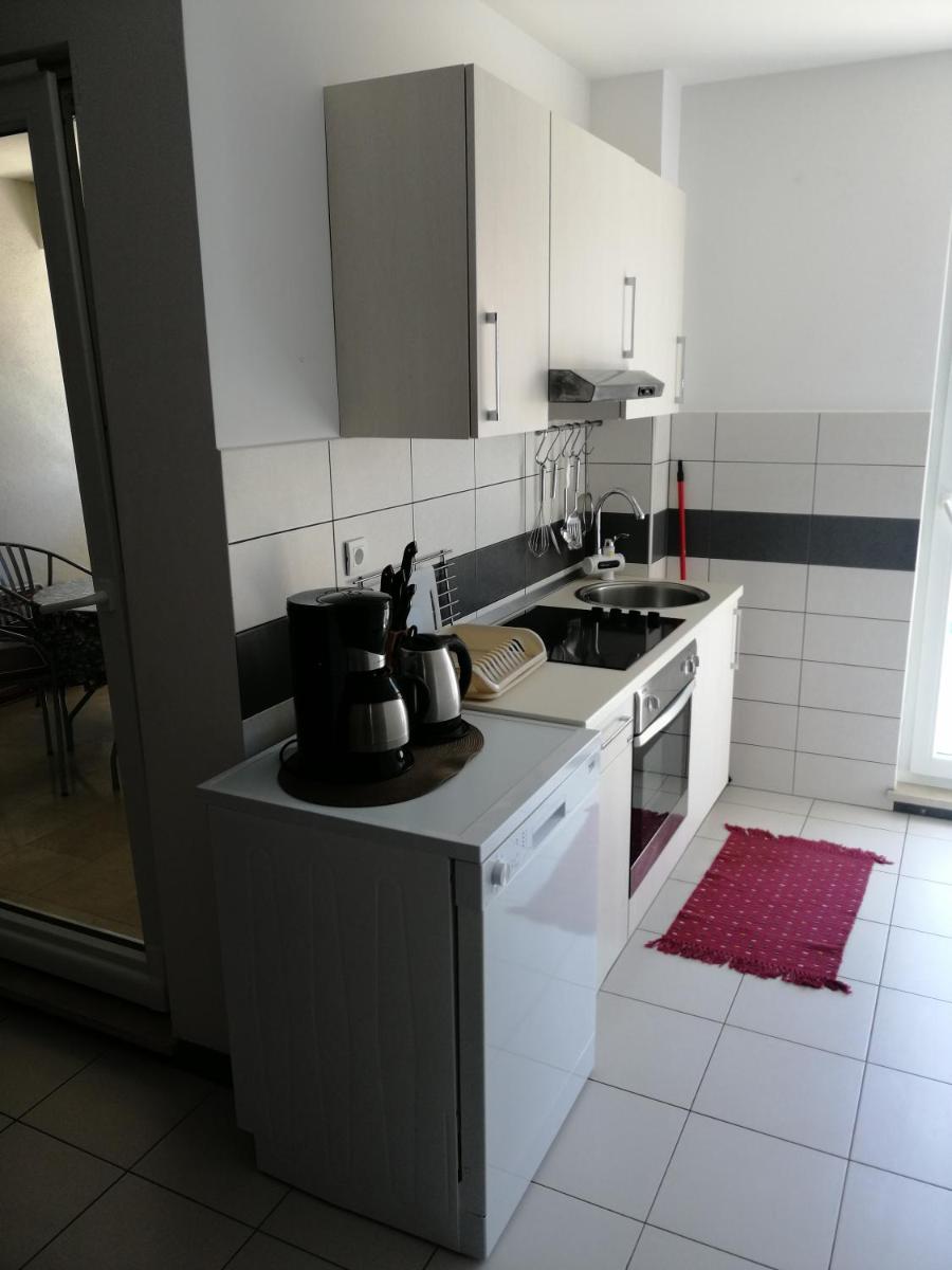 Comfort Two-Bedroom Apartment with Balcony and Sea View - Photo 14