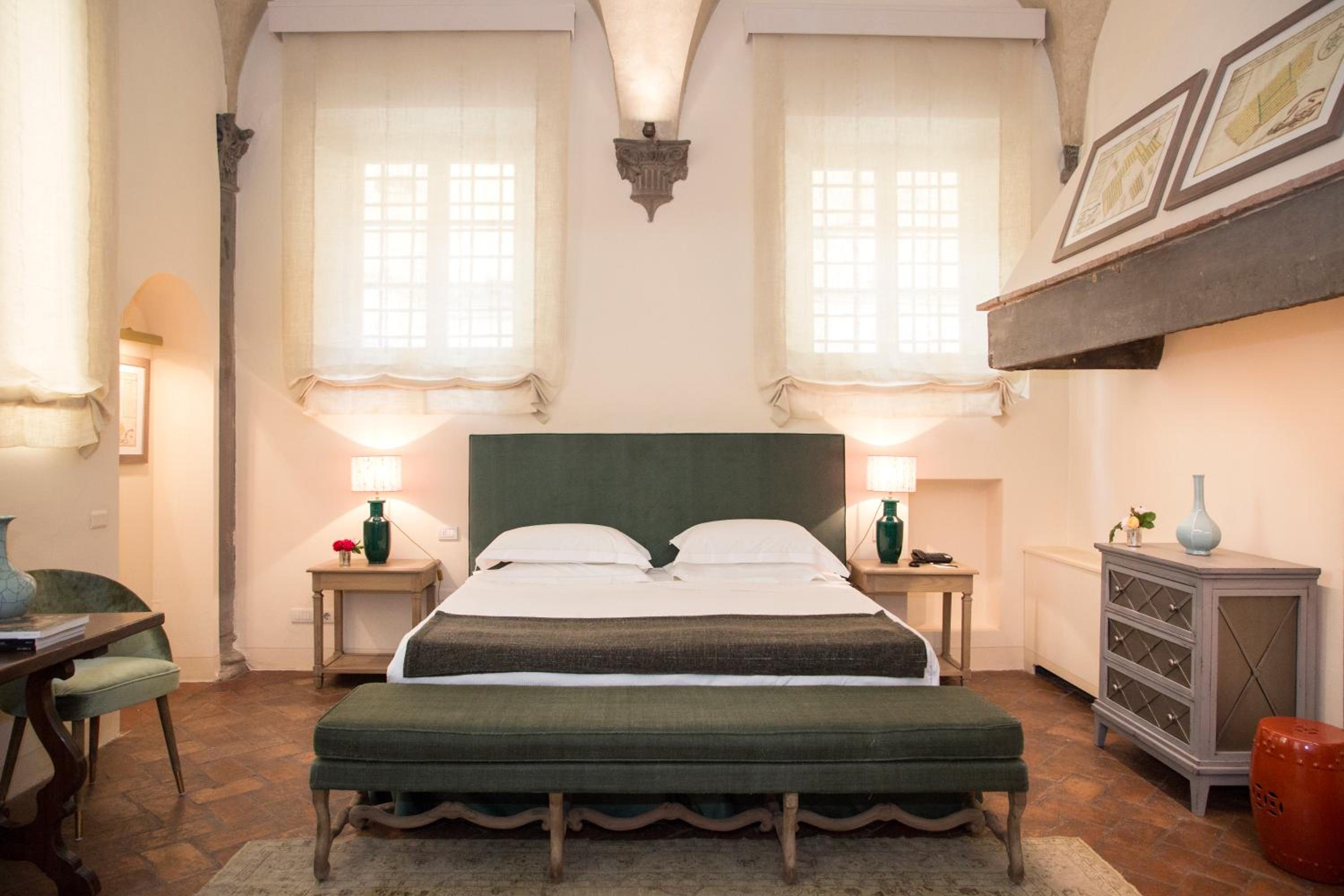 Deluxe King Room photo 2