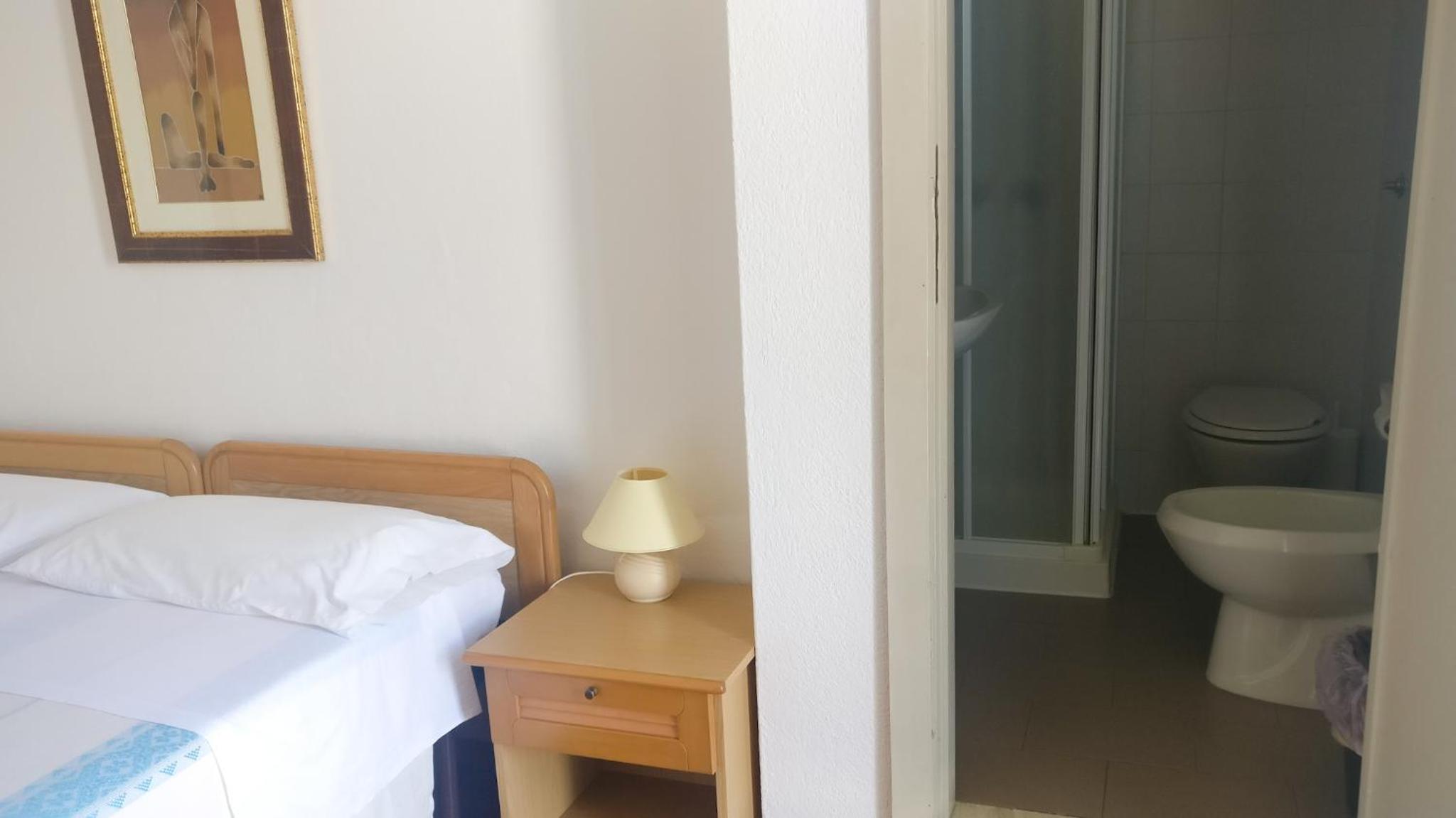 Economy Double or Twin Room photo 3
