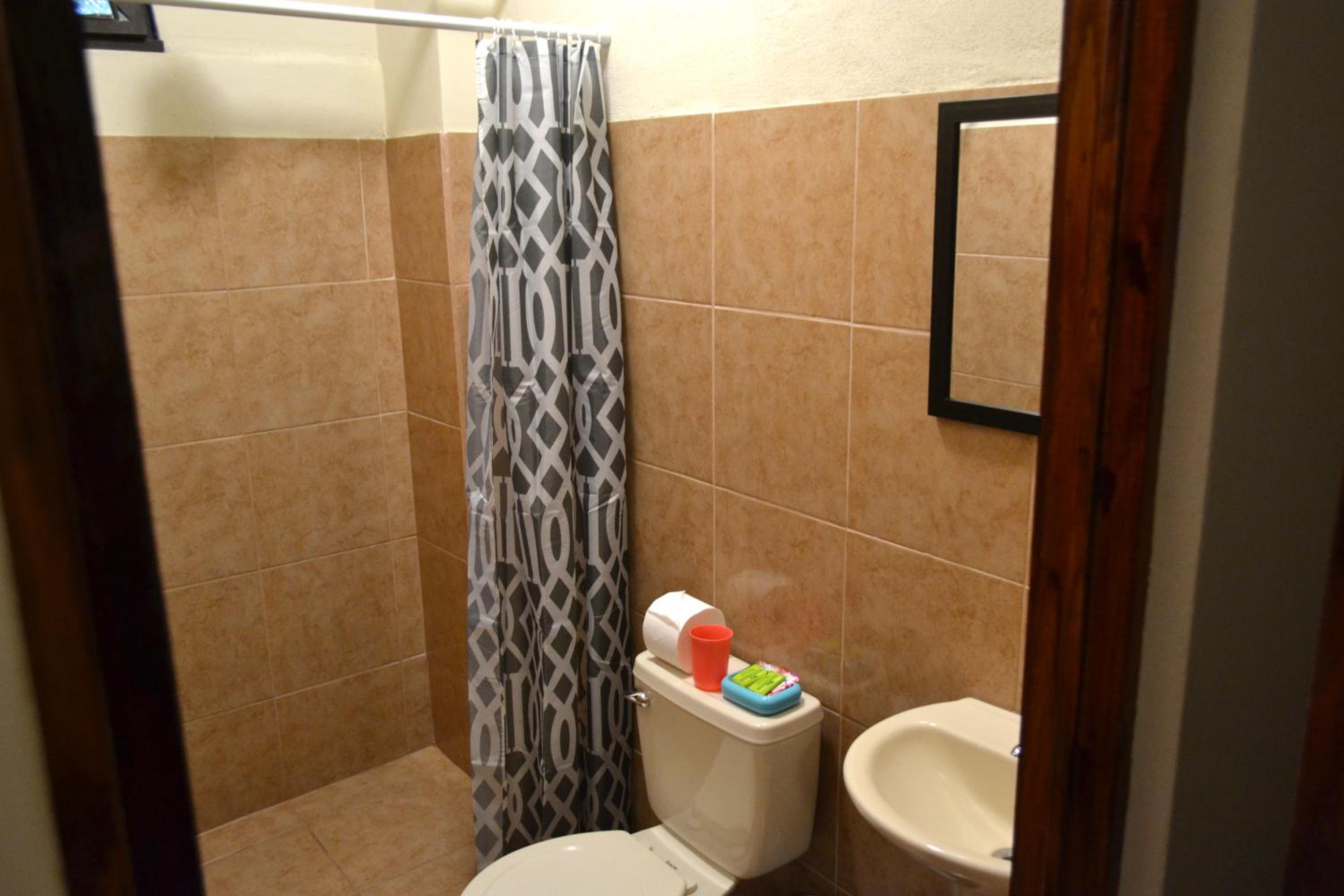 Twin Room with A/C photo 3