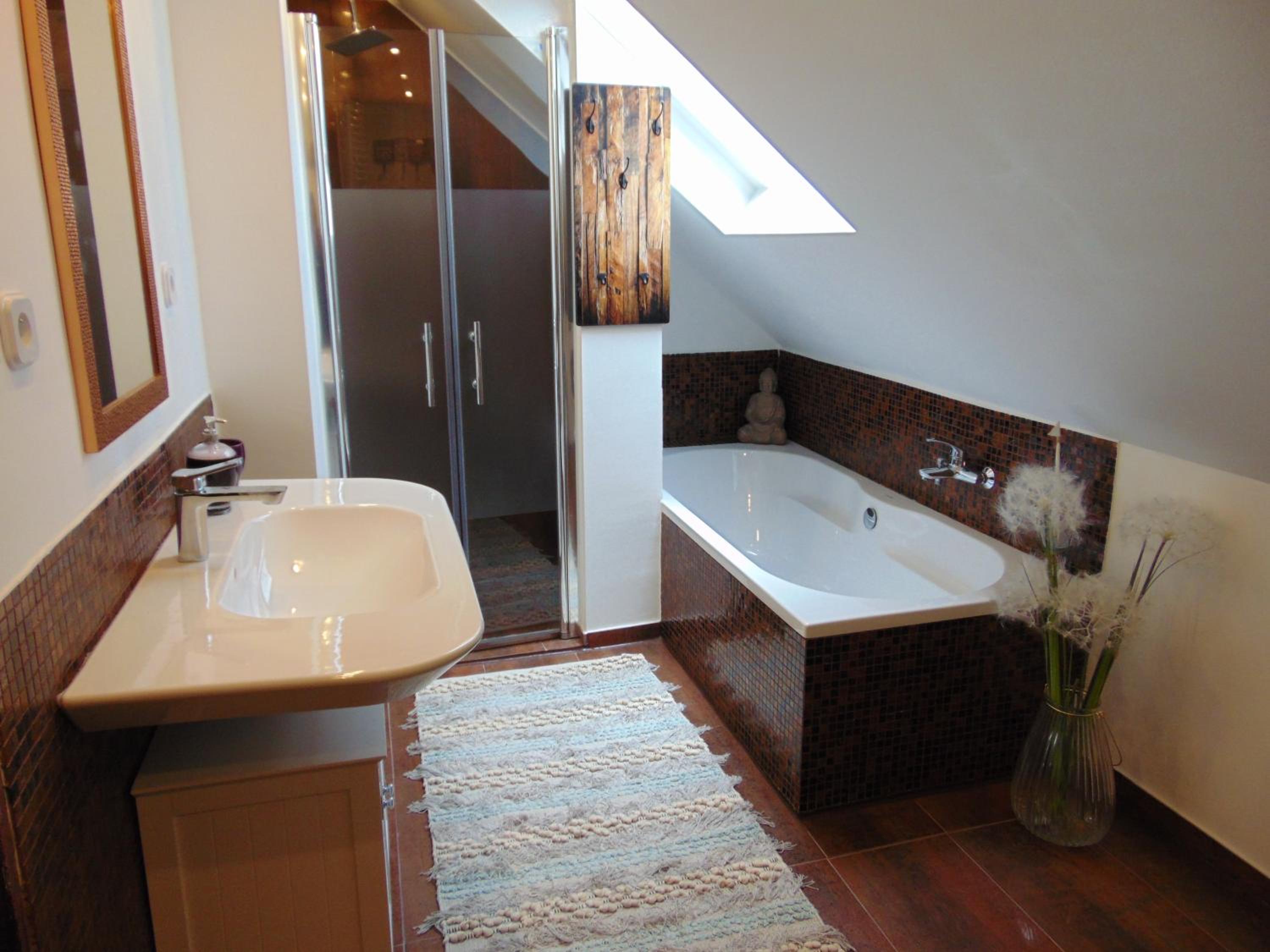 Standard Double Room with Shared Bathroom photo 3