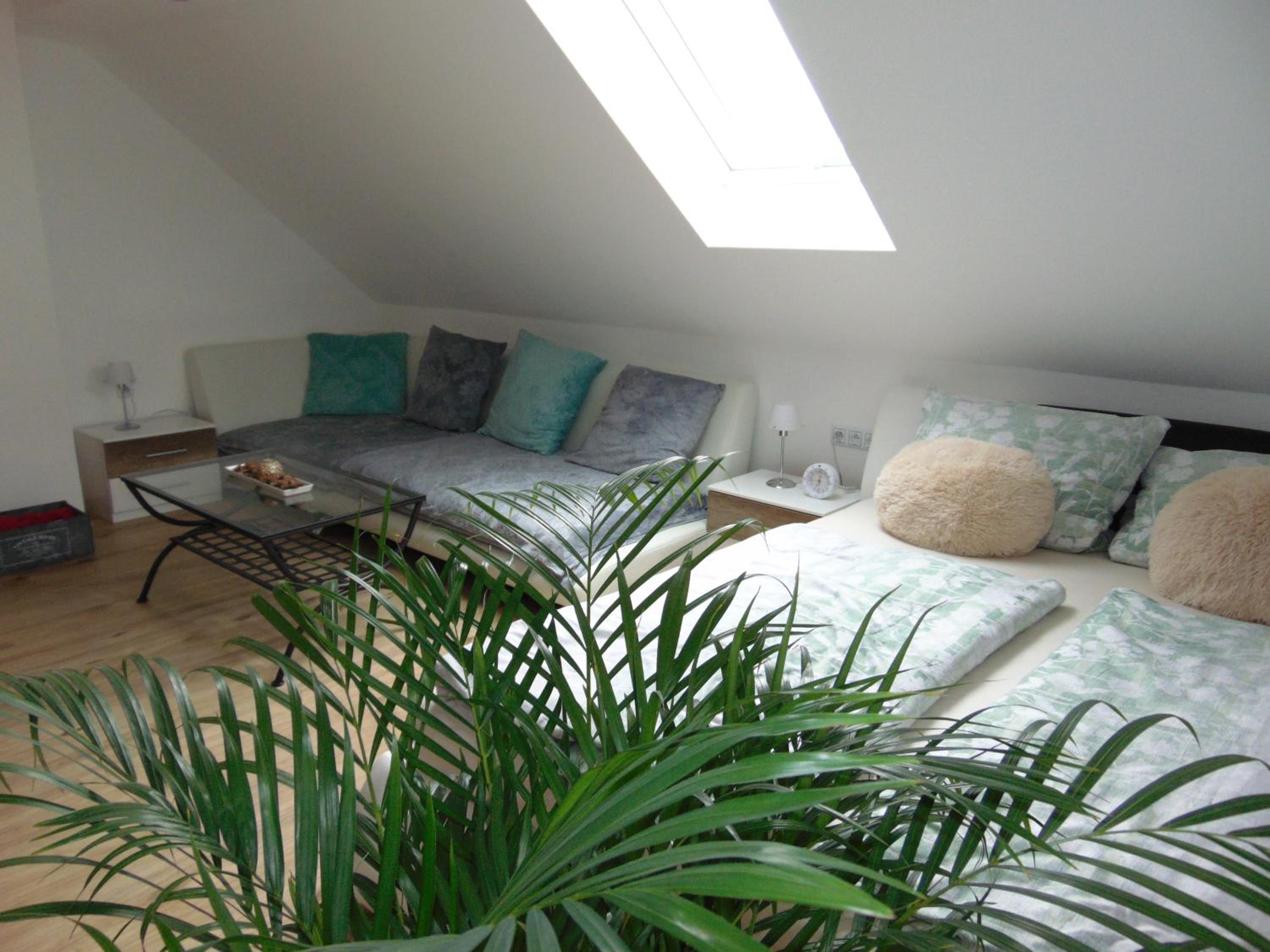Basic Triple Room with Shared Bathroom photo 1