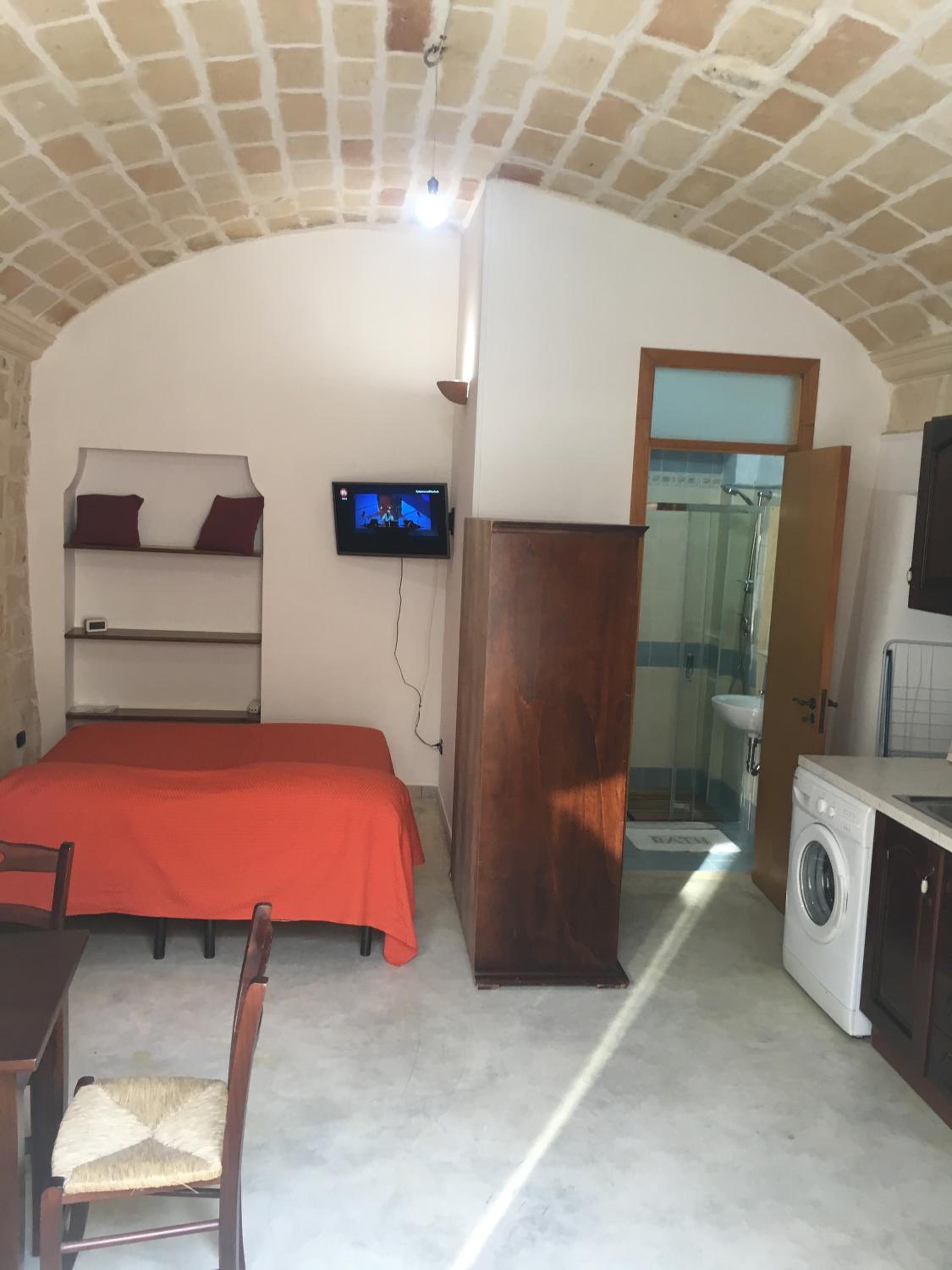 Studio Apartment photo 3