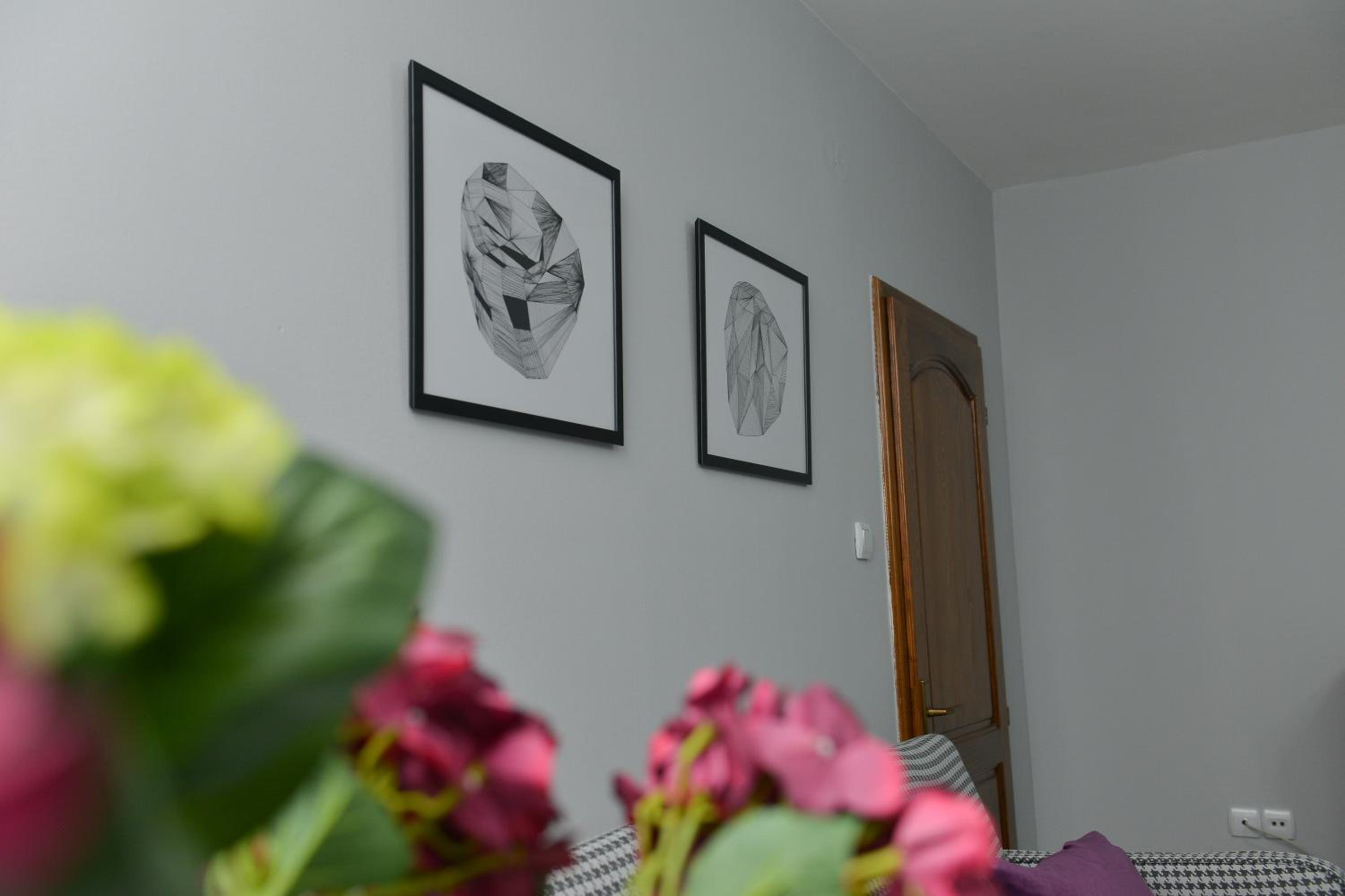 One-Bedroom Apartment photo 3