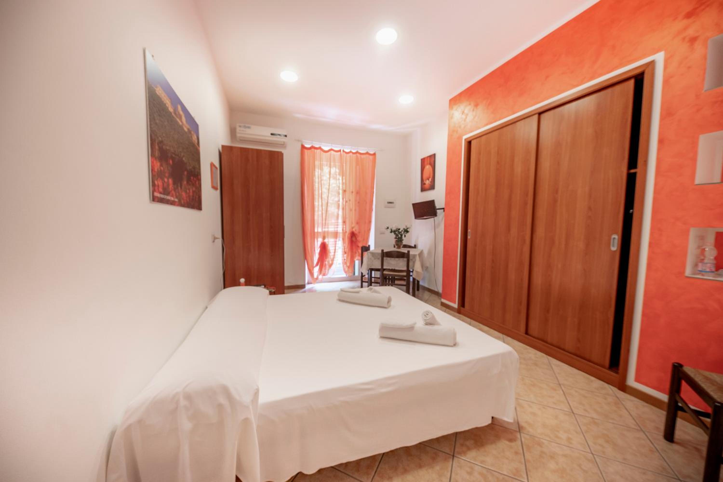 Studio Apartment photo 1