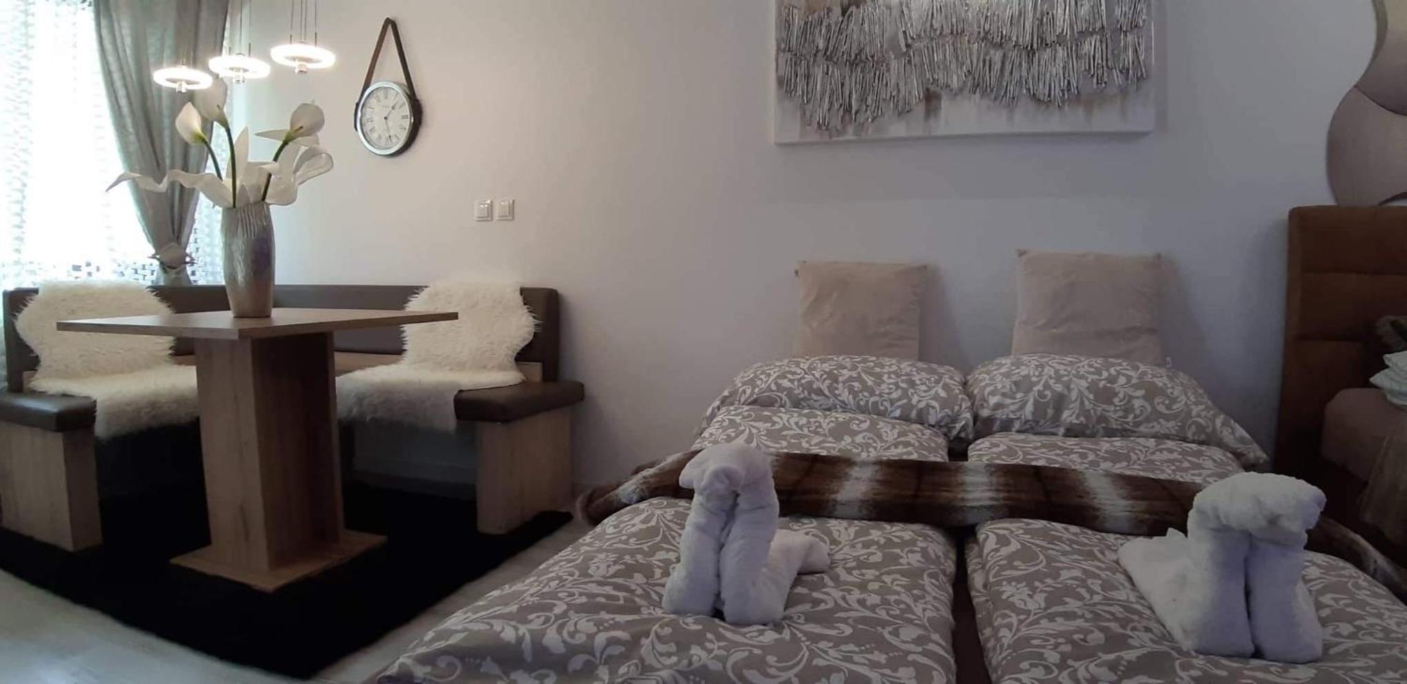 One-Bedroom Apartment photo 2