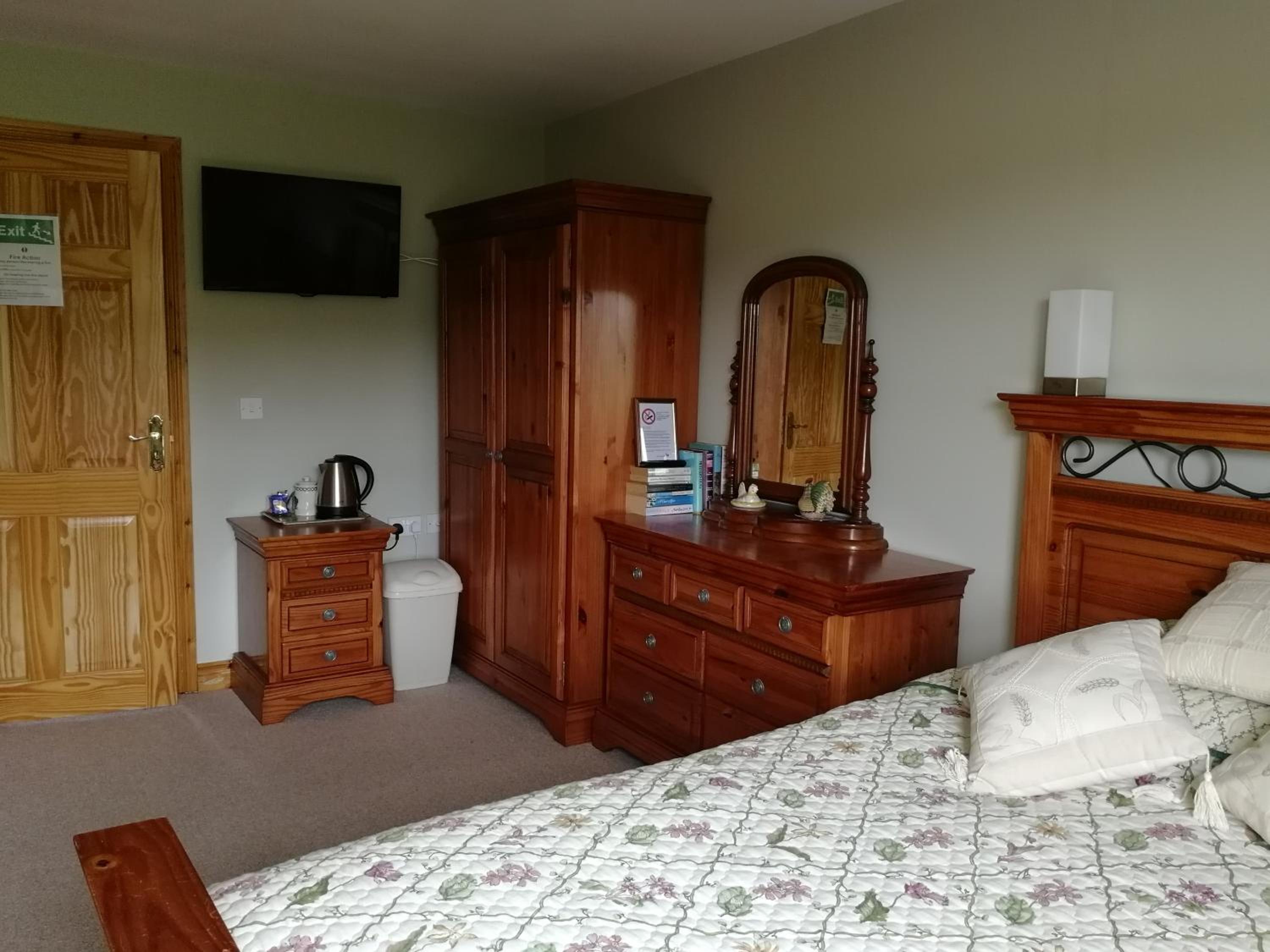 Double Room with Private Bathroom photo 1