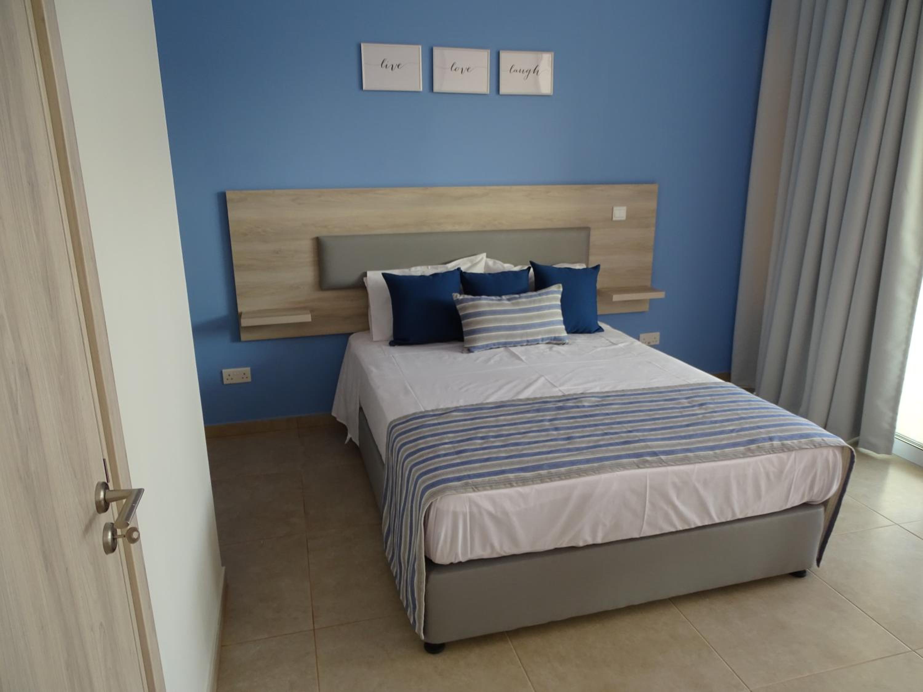 Deluxe Double or Twin Room with Mountain View