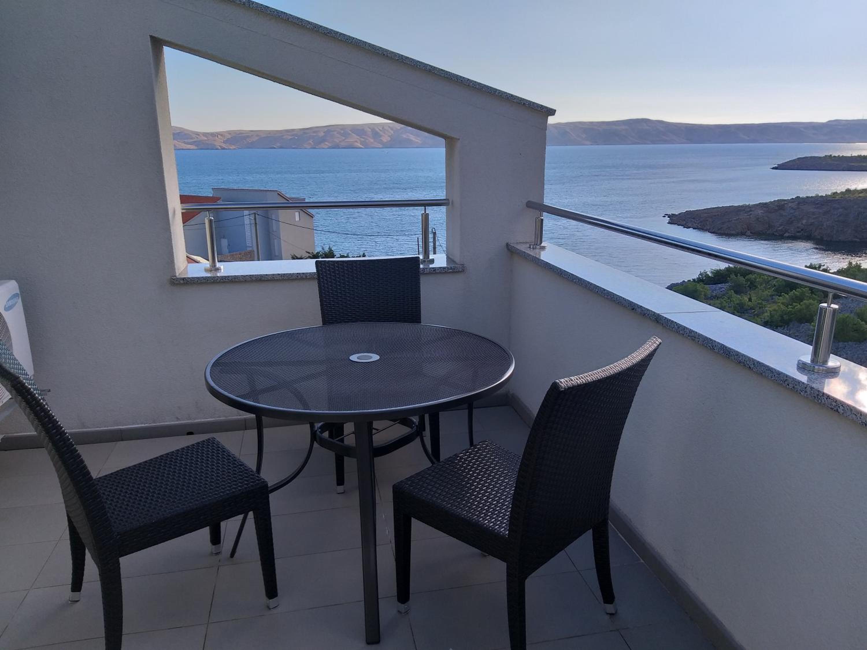 Two-Bedroom Apartment - Photo 9