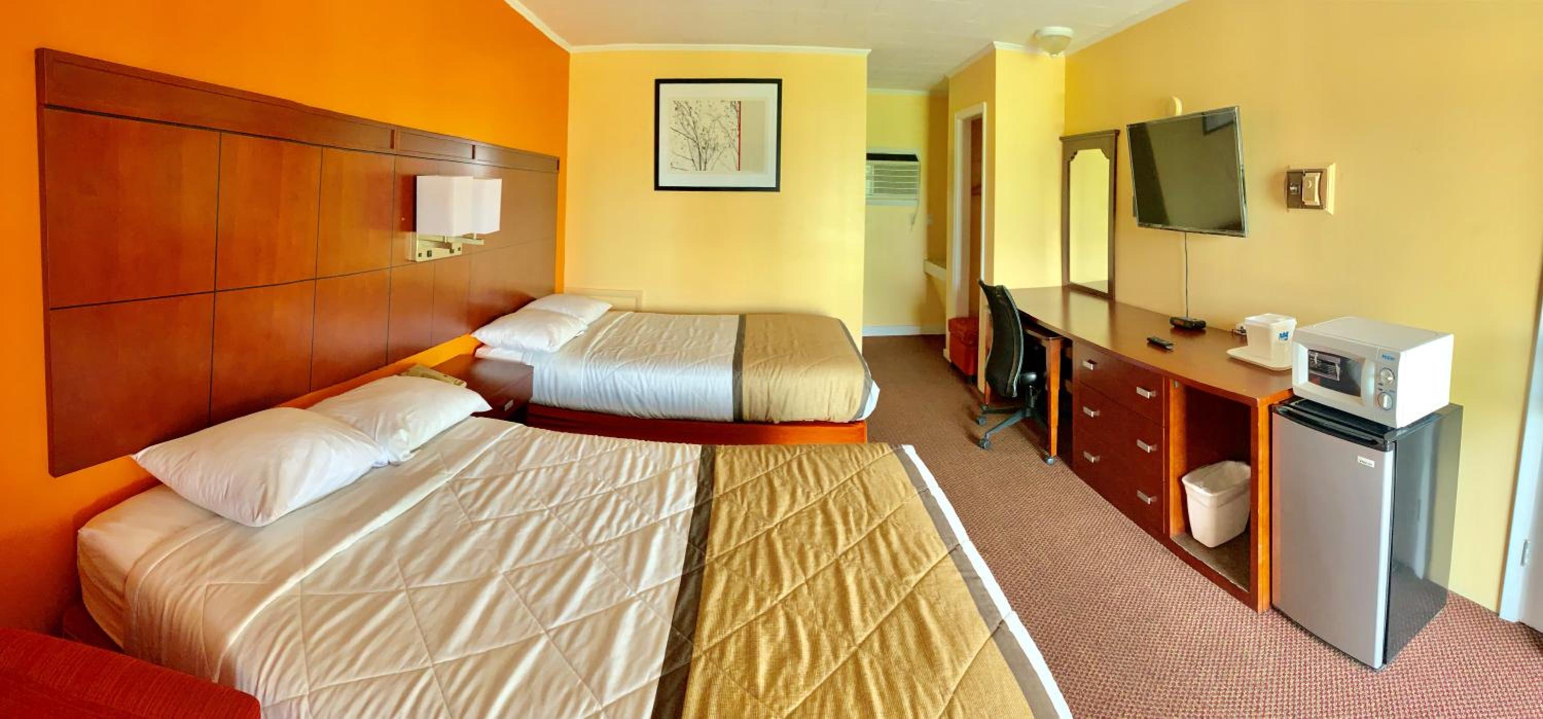 Double Room with Two Double Beds - Non-Smoking photo 2