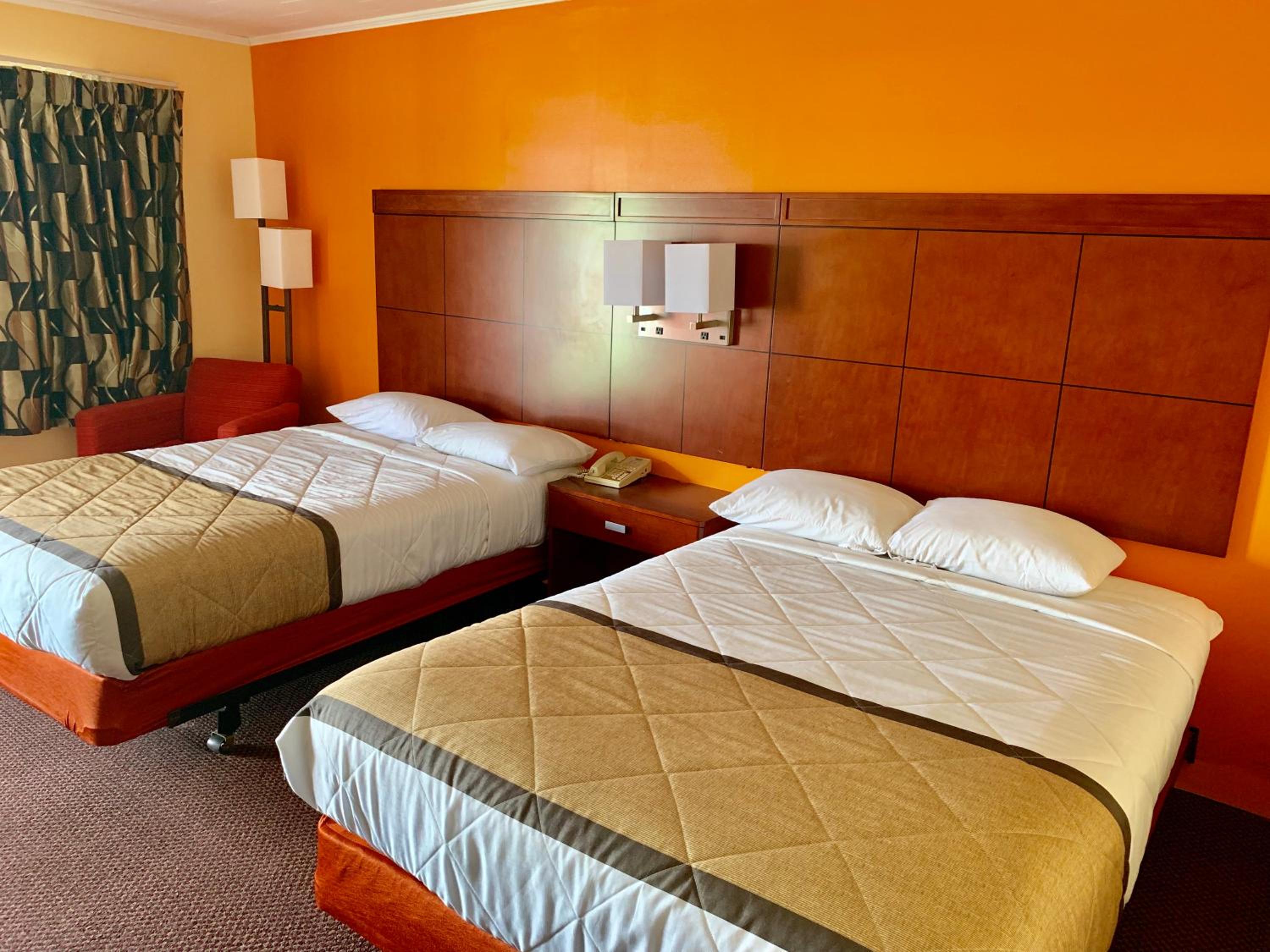 Double Room with Two Double Beds - Smoking photo 3