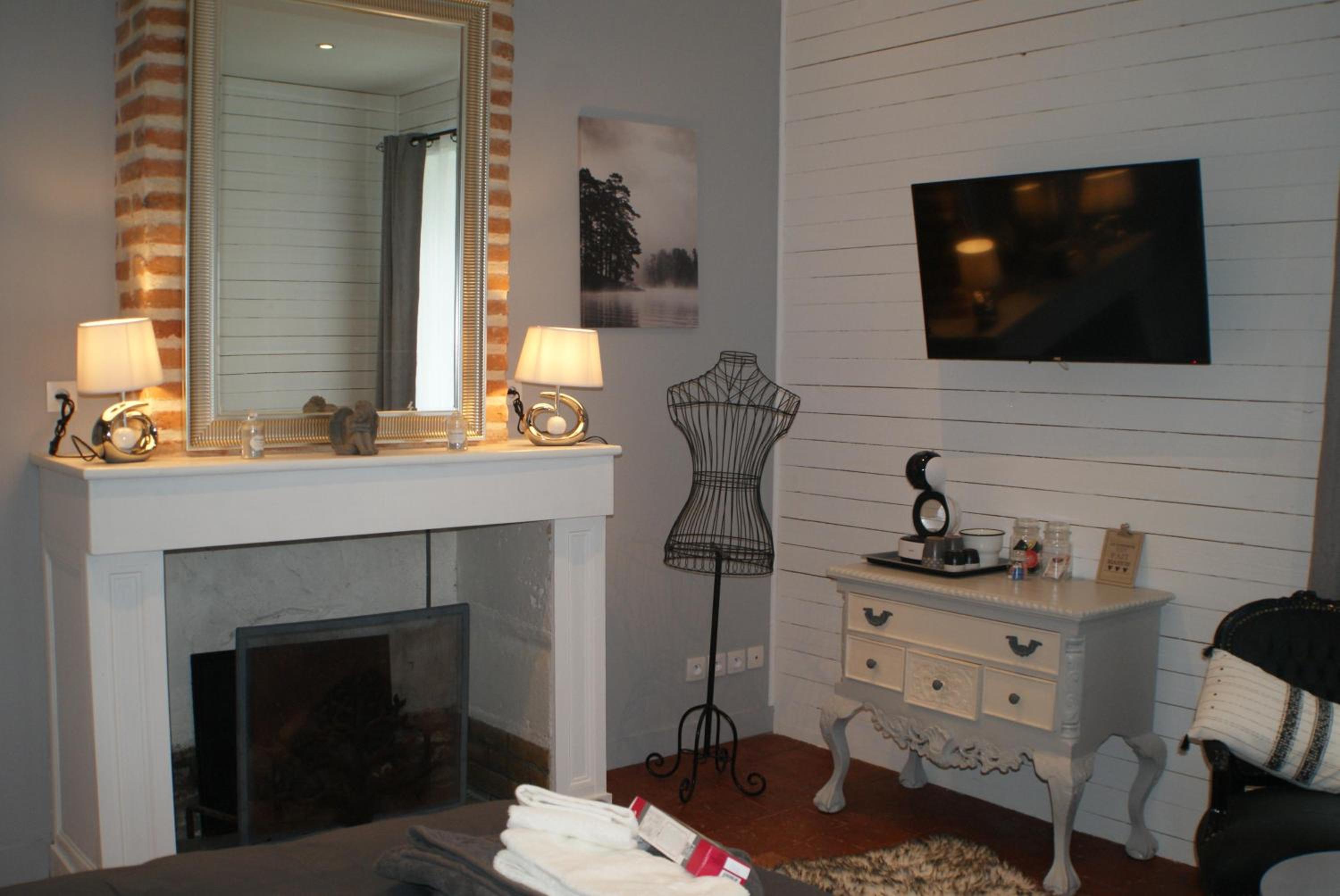 Double Room with Private Bathroom photo 3