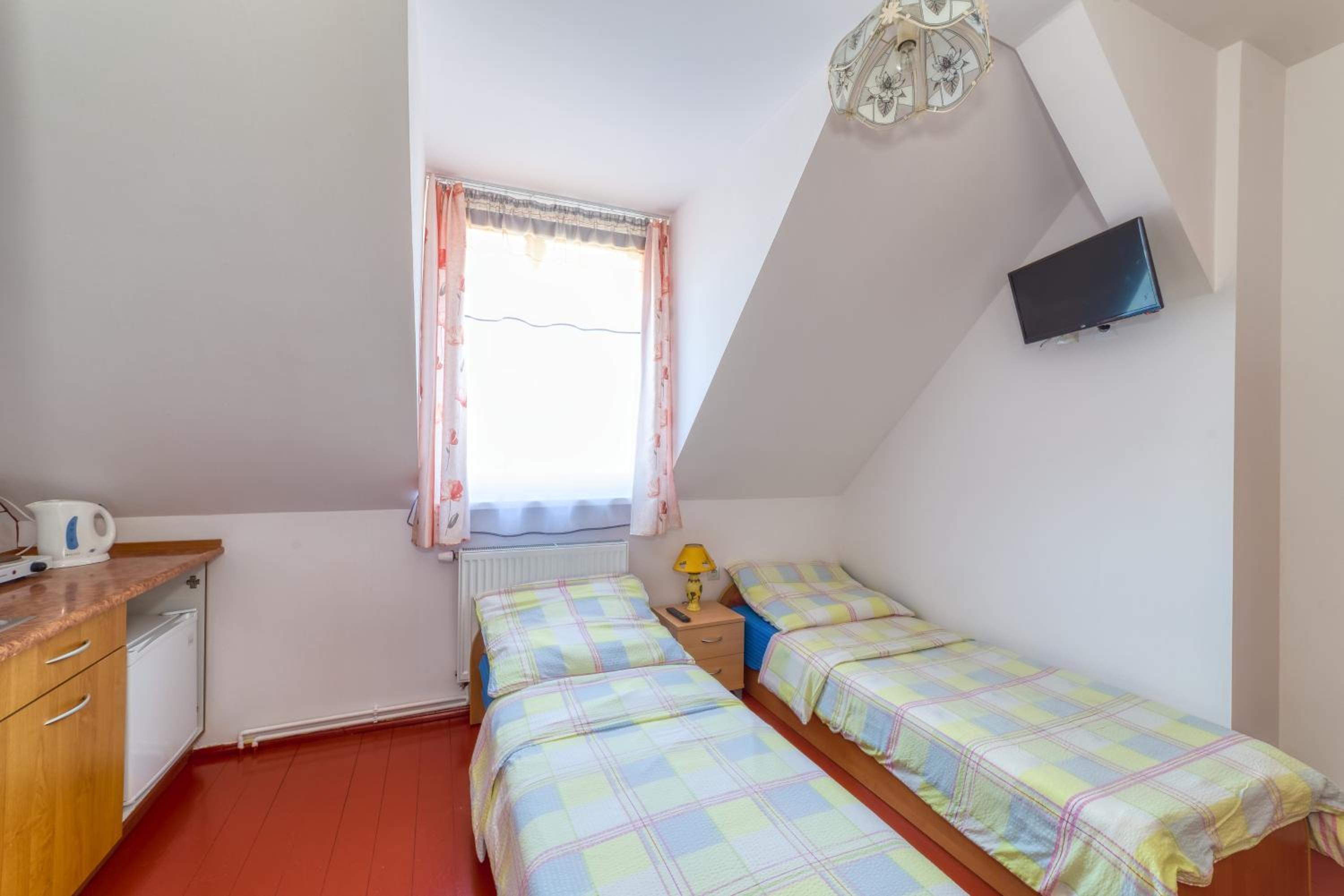 Twin Room with Bathroom photo 3