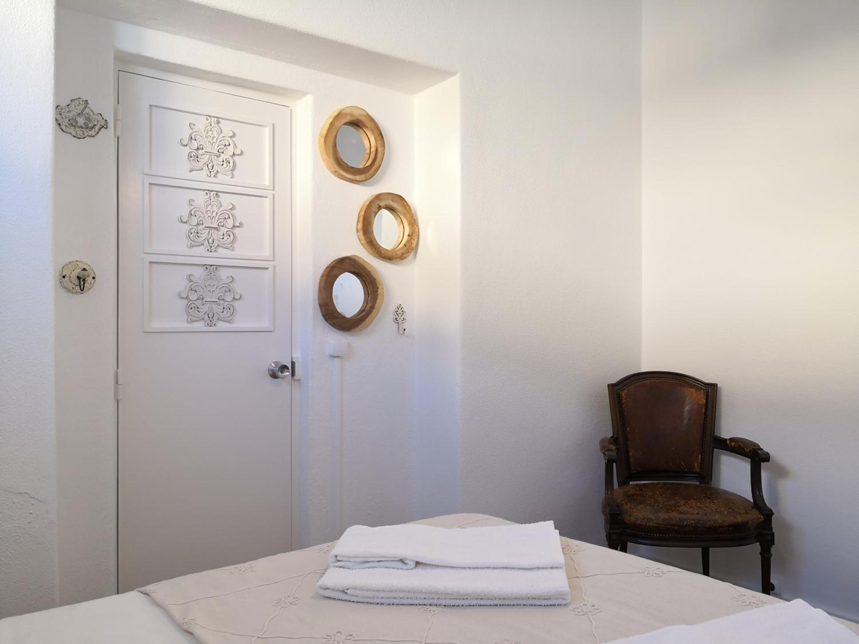 Double Room with Private Bathroom - Photo 4