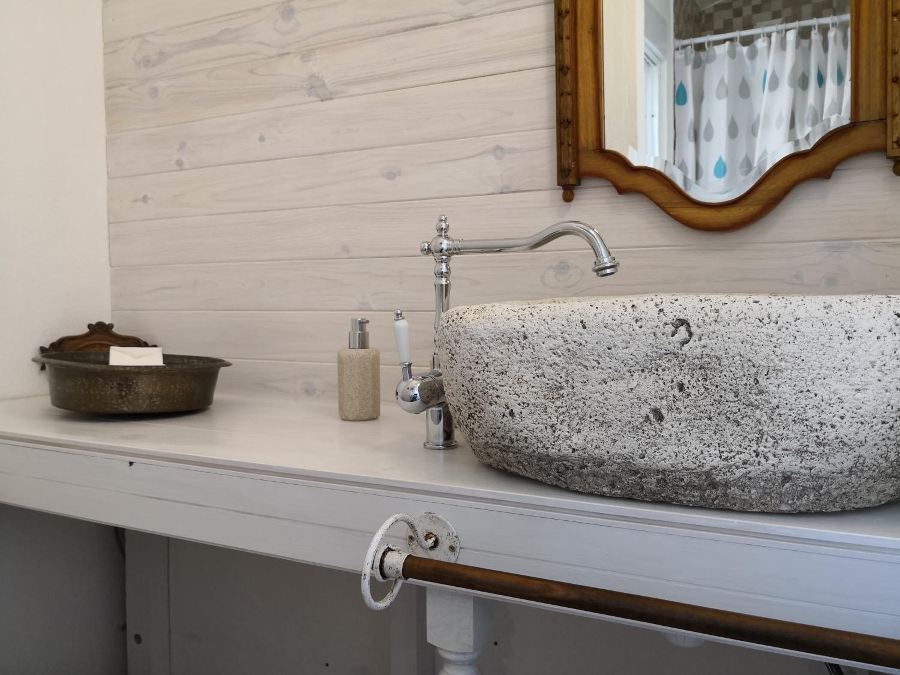 Double Room with Private Bathroom - Photo 6