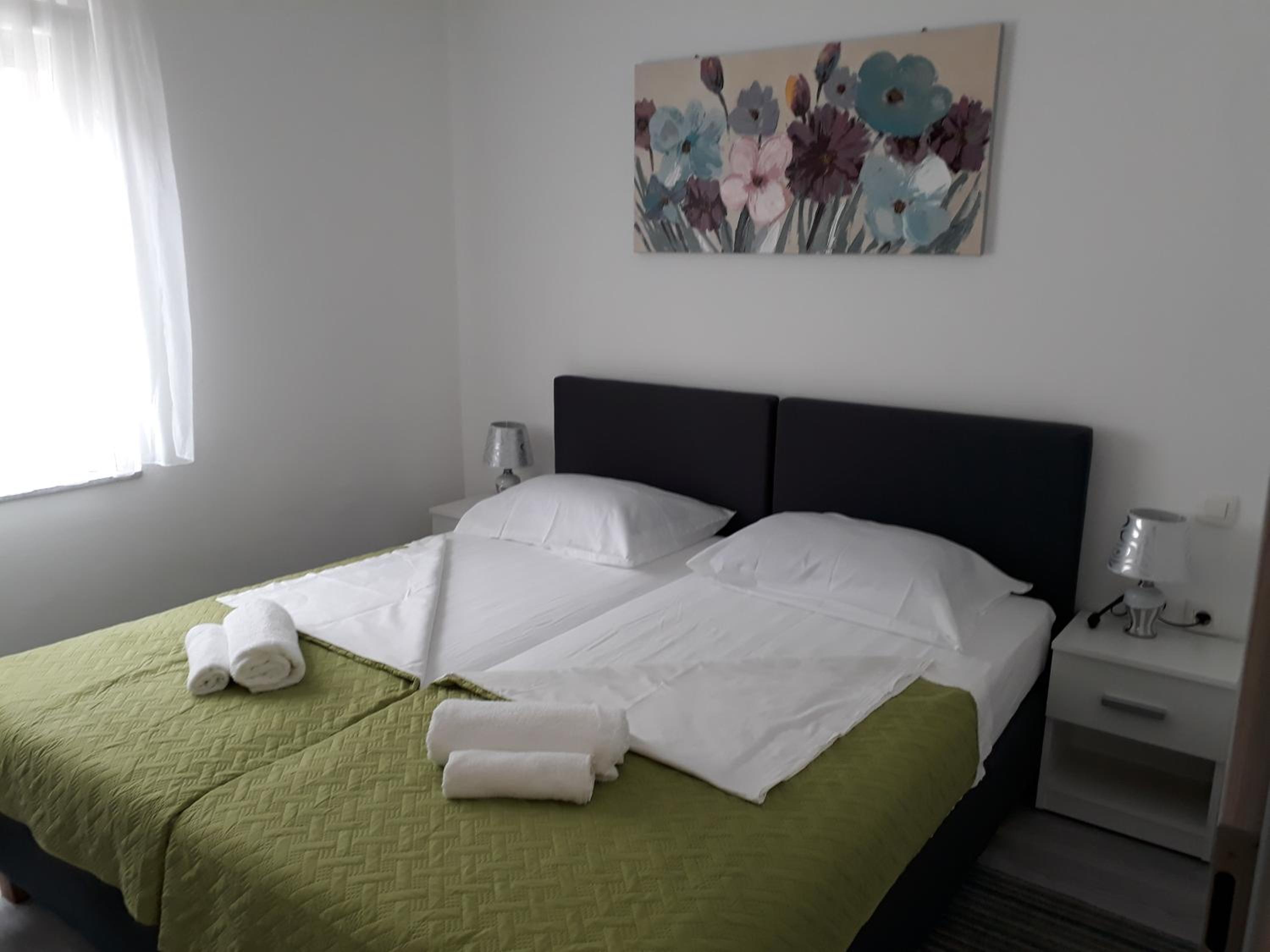 One-Bedroom Apartment photo 3