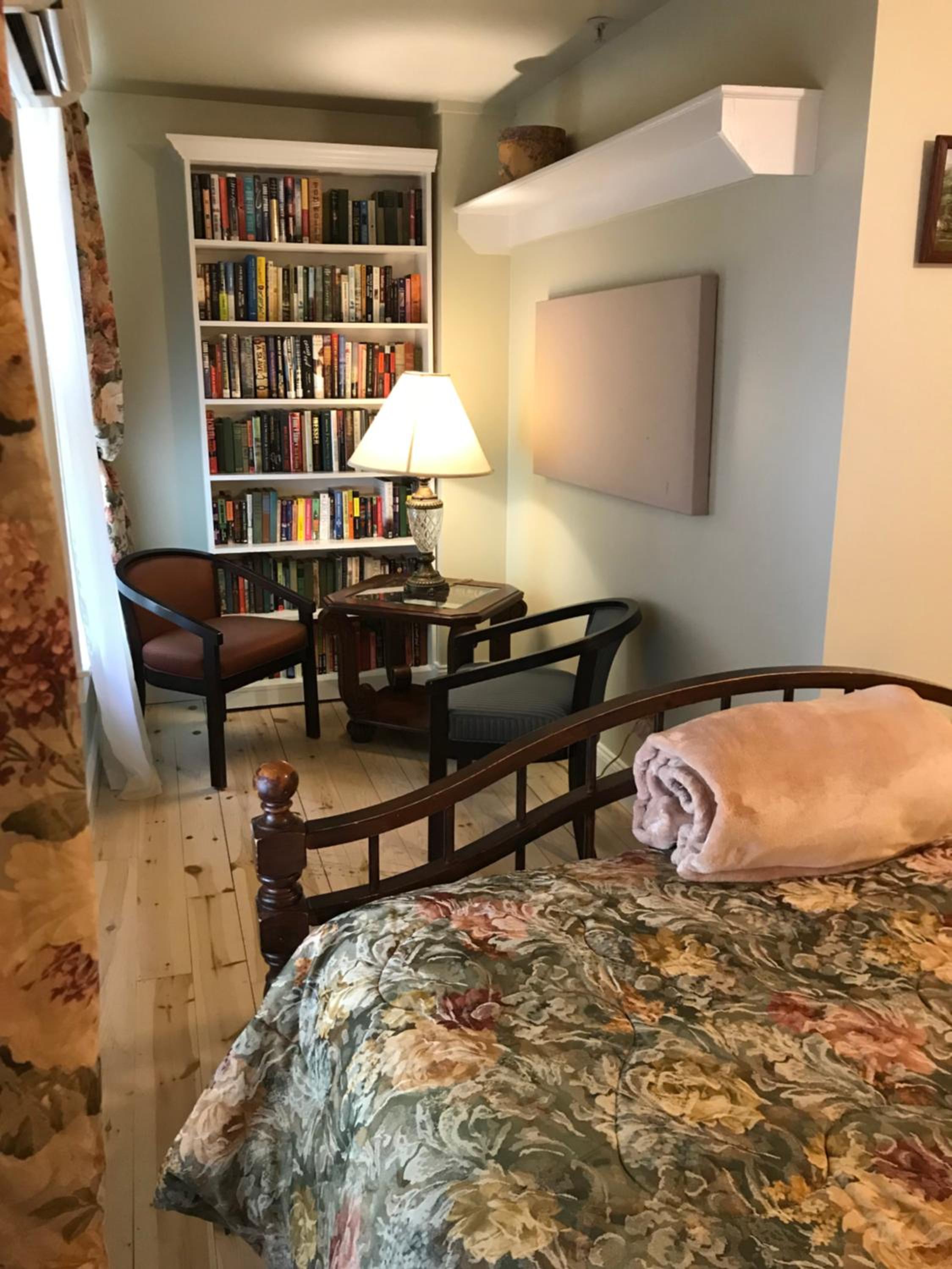 Queen Room photo 3