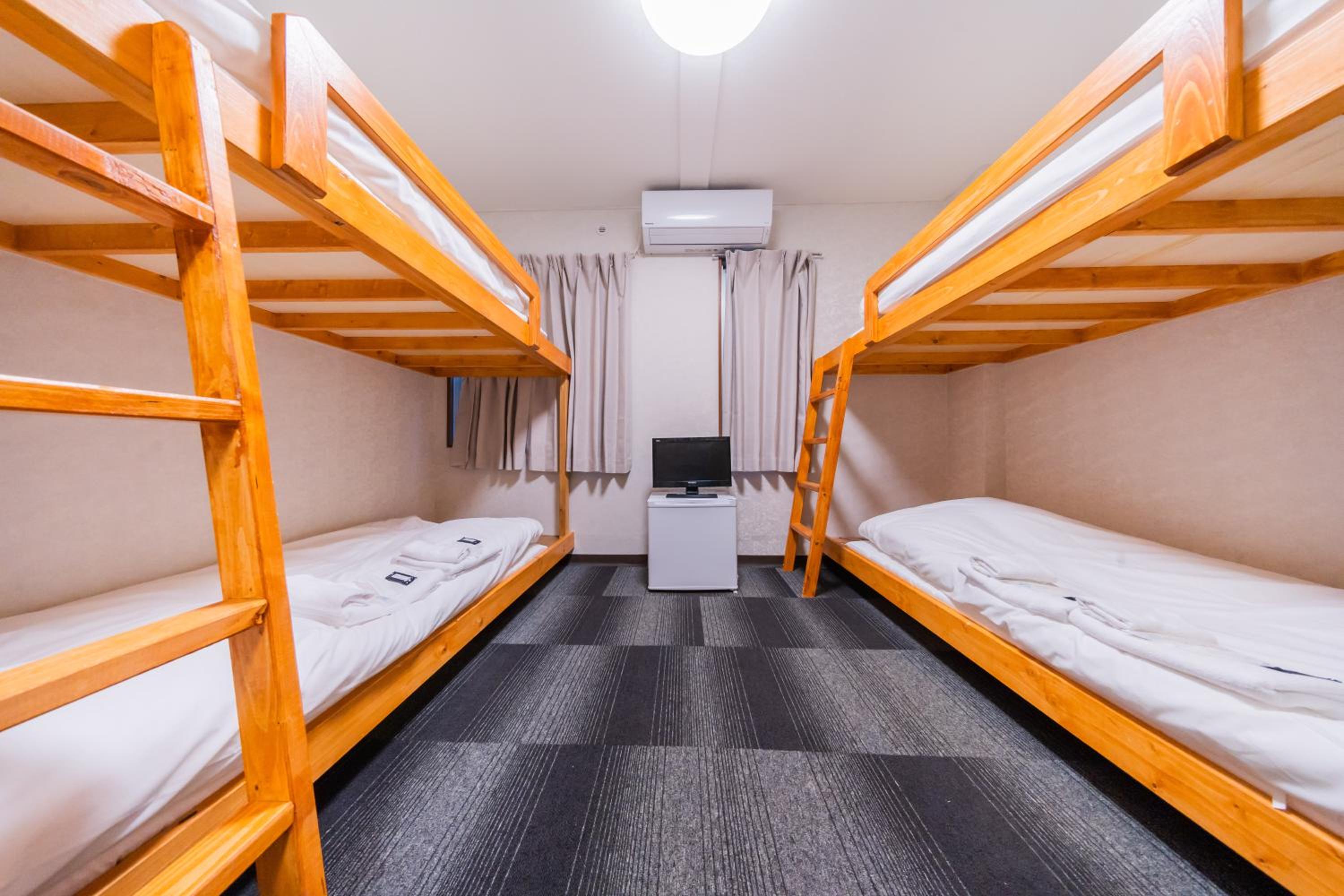 Quadruple Room with Shared Bathroom photo 1
