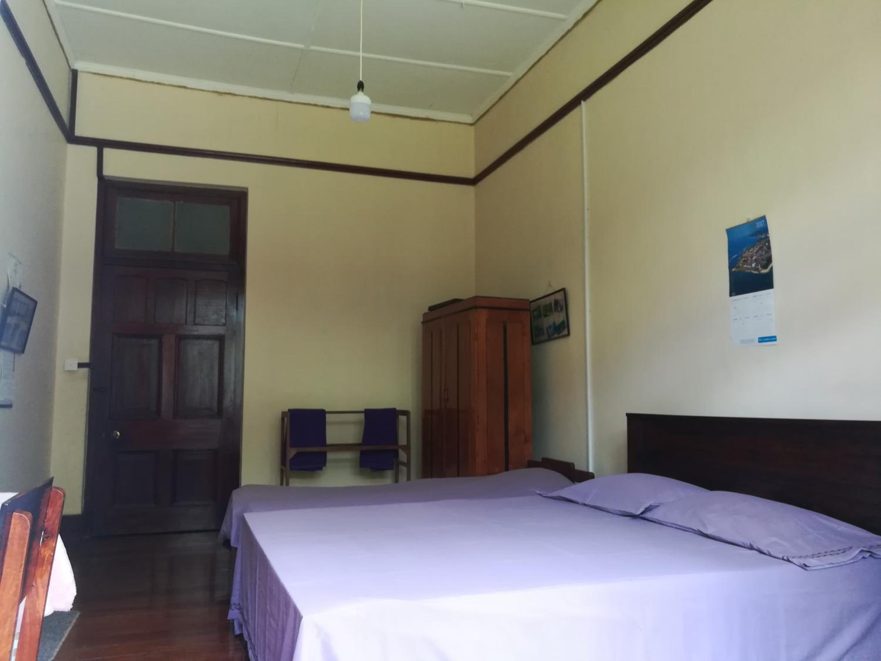 Economy Triple Room photo 1