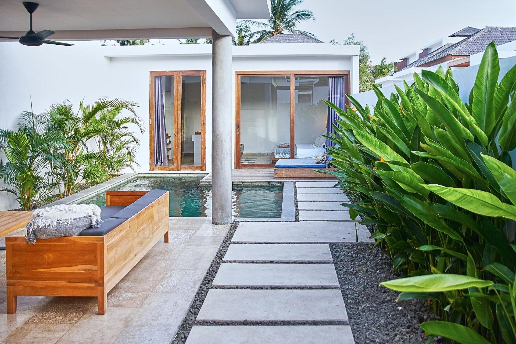One Bedroom Pool Villa without Sofa Bed photo 2