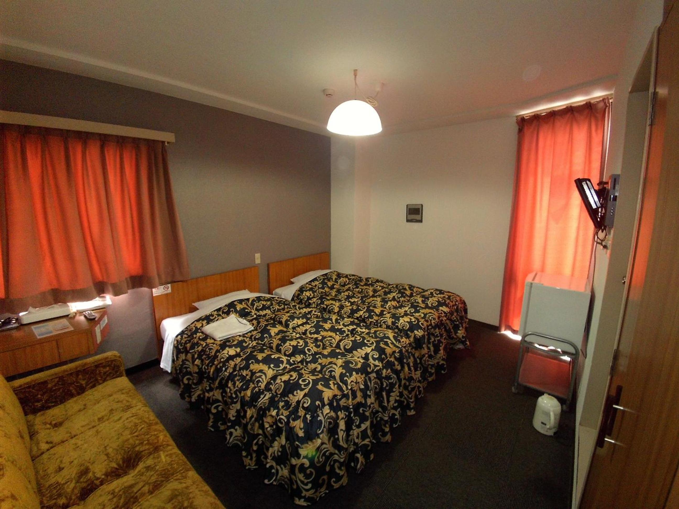 Twin Room - Photo 1