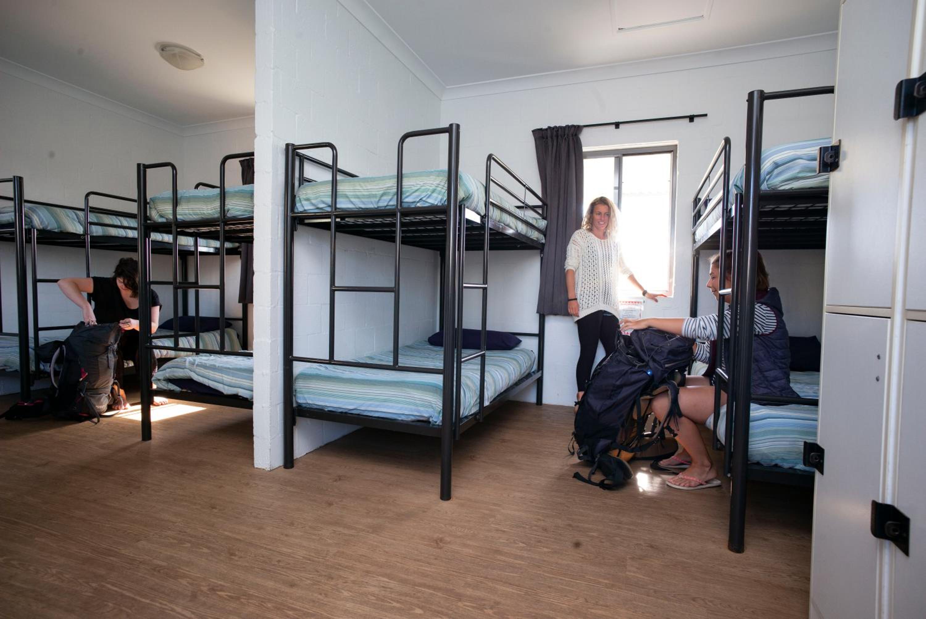 Bed in 9-Bed Female Dormitory Room photo 3