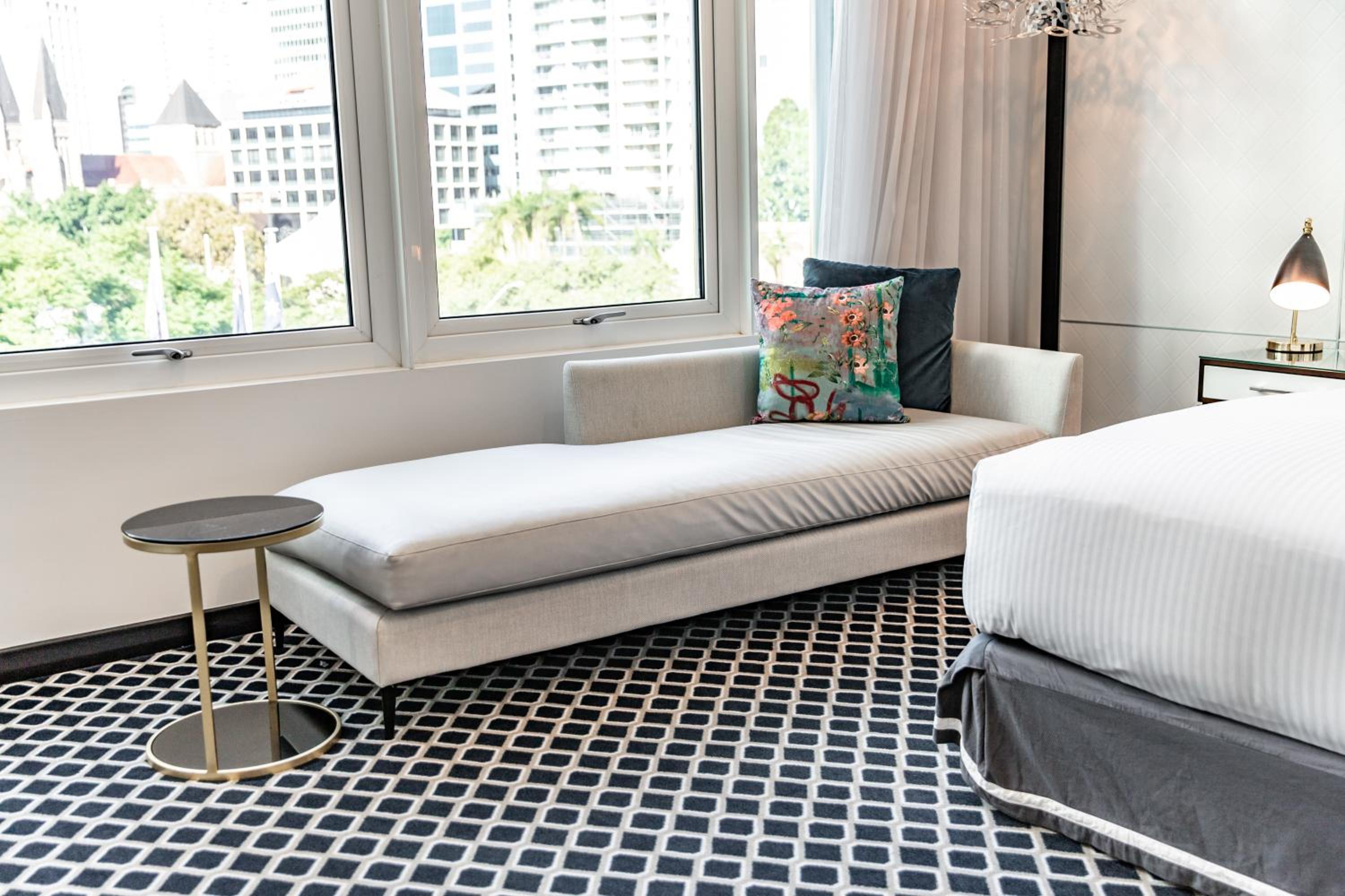 Suite with City View - Photo 5