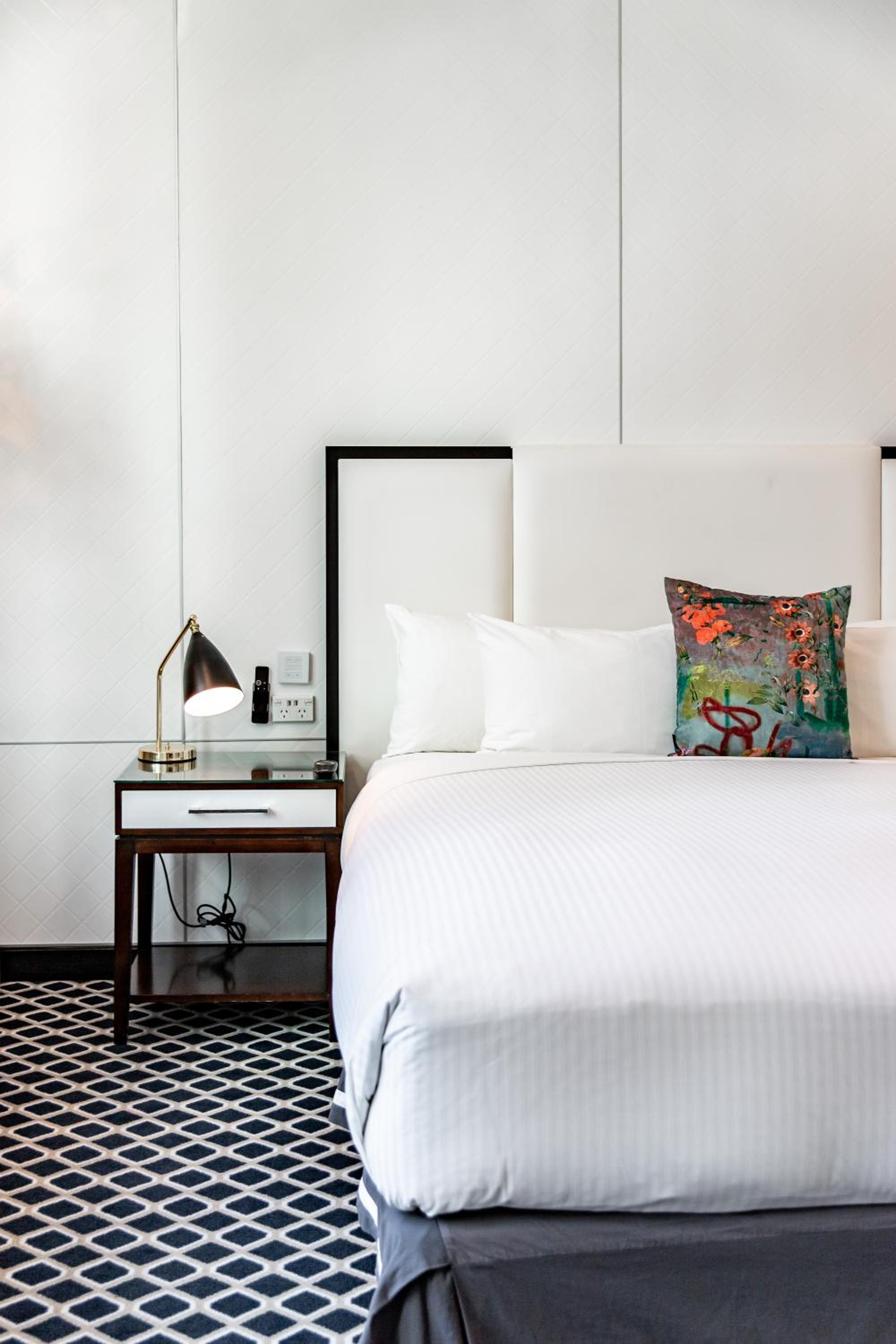 Suite with City View - Photo 4
