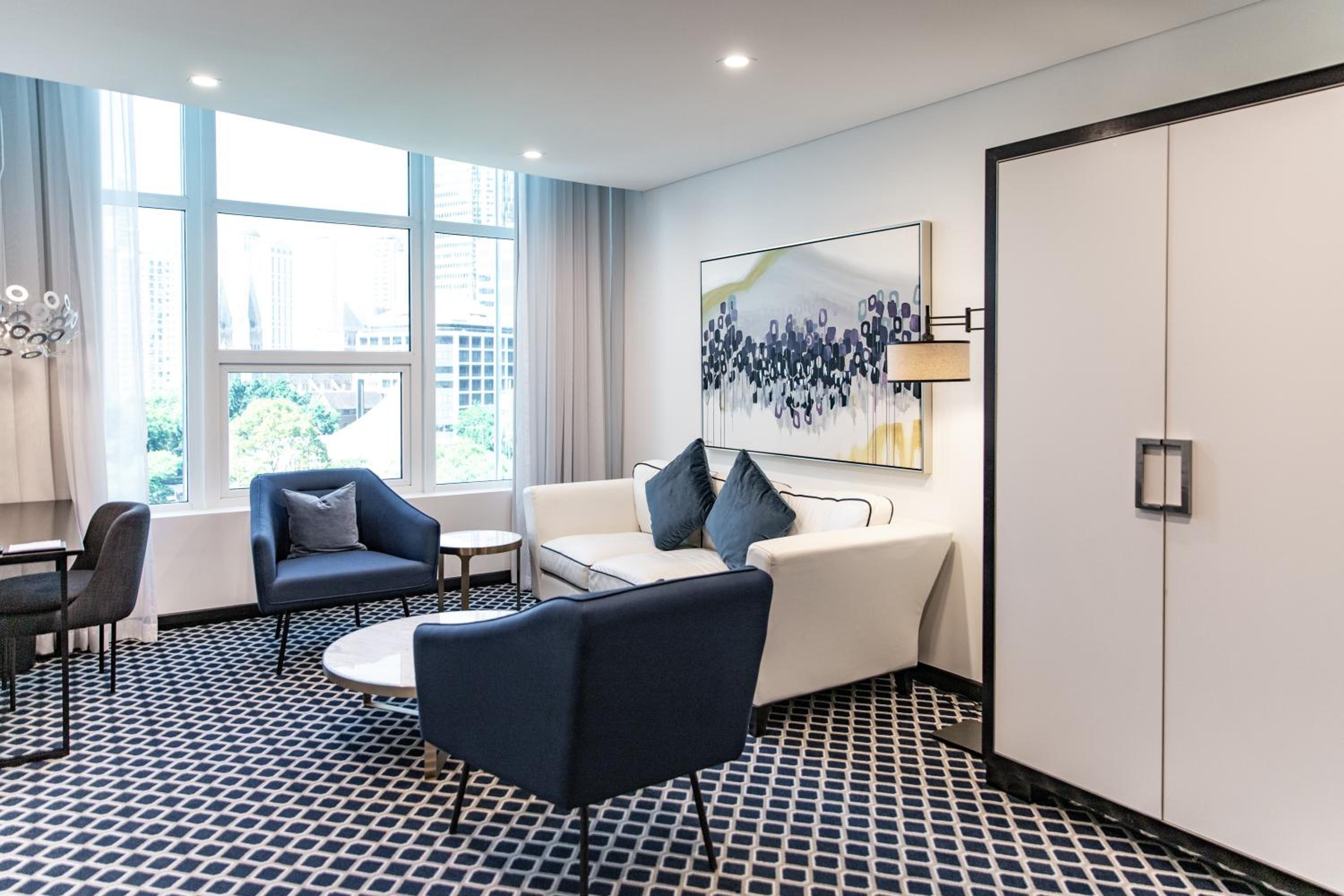 Loft Suite with City View - Photo 14