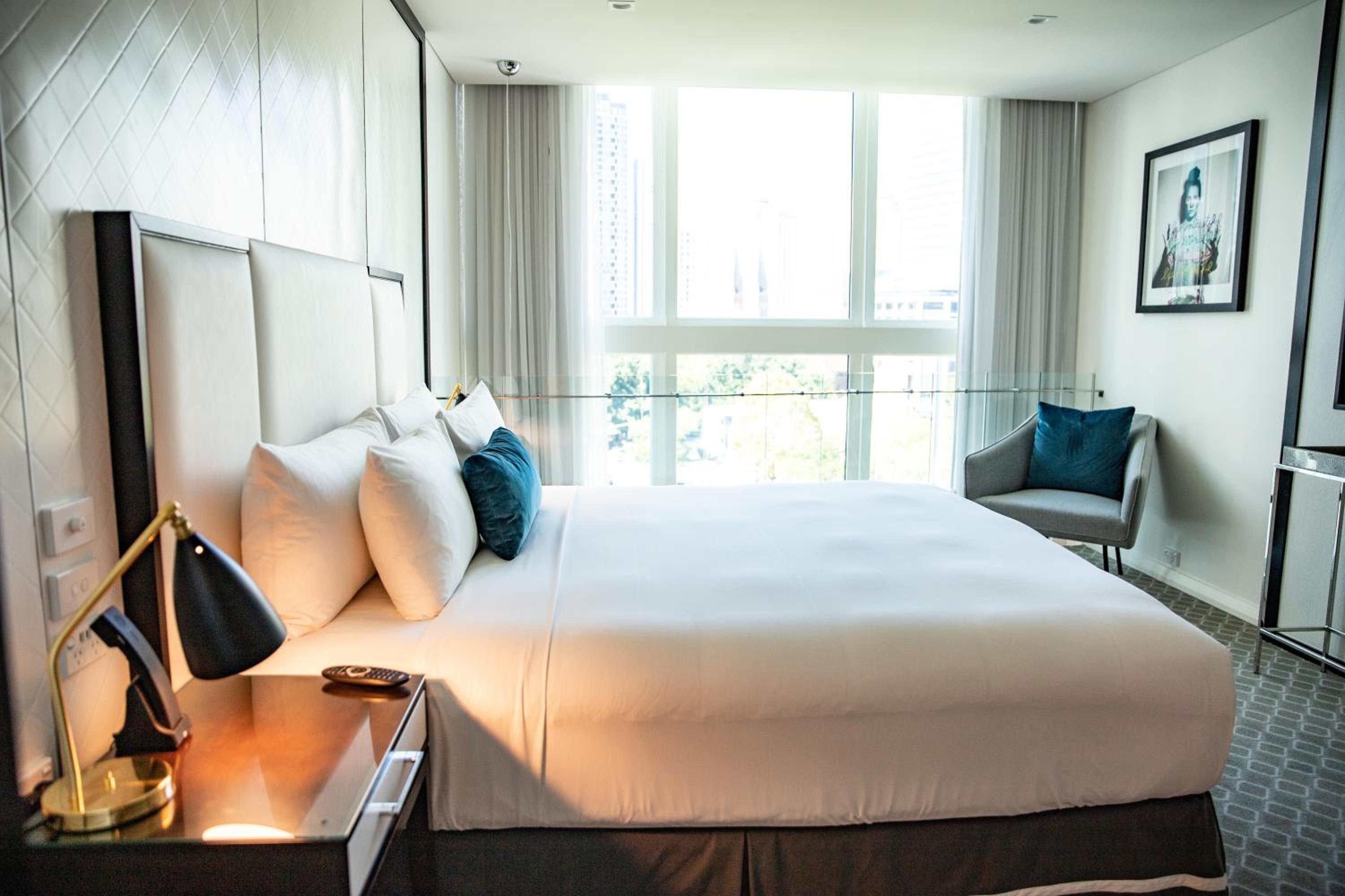 Loft Suite with City View - Photo 9