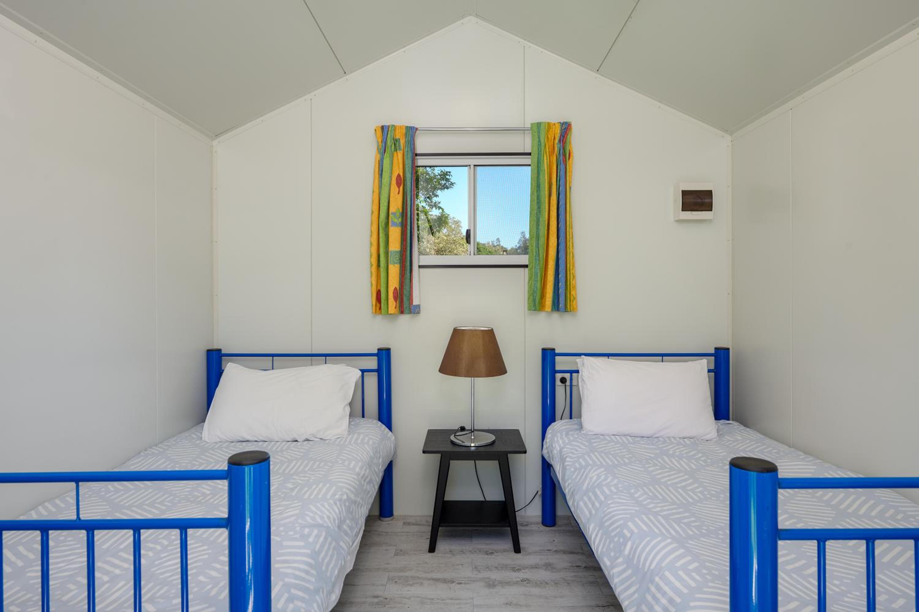 Twin Beach Hut with Shared Bathroom 