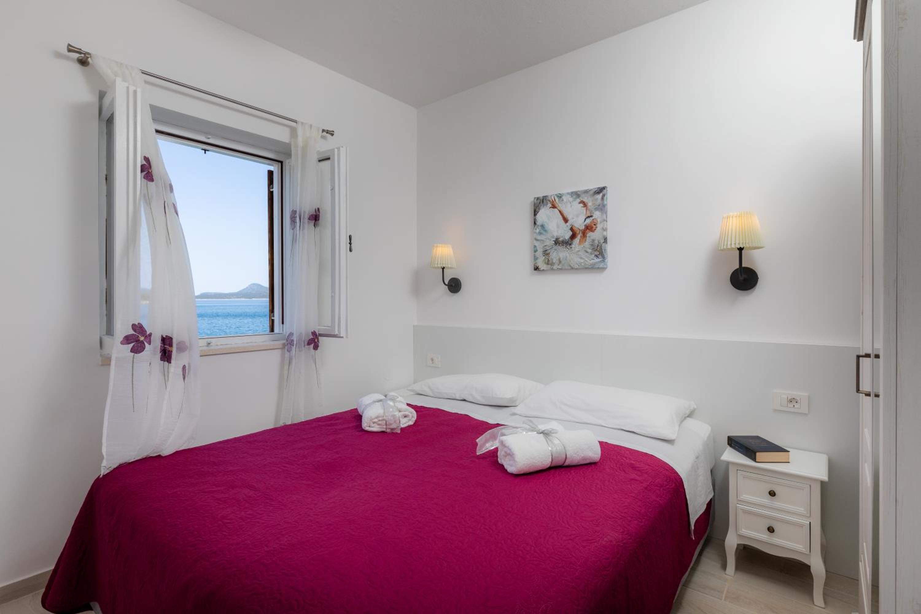 One-Bedroom Apartment with Shared Terrace and Sea View photo 3