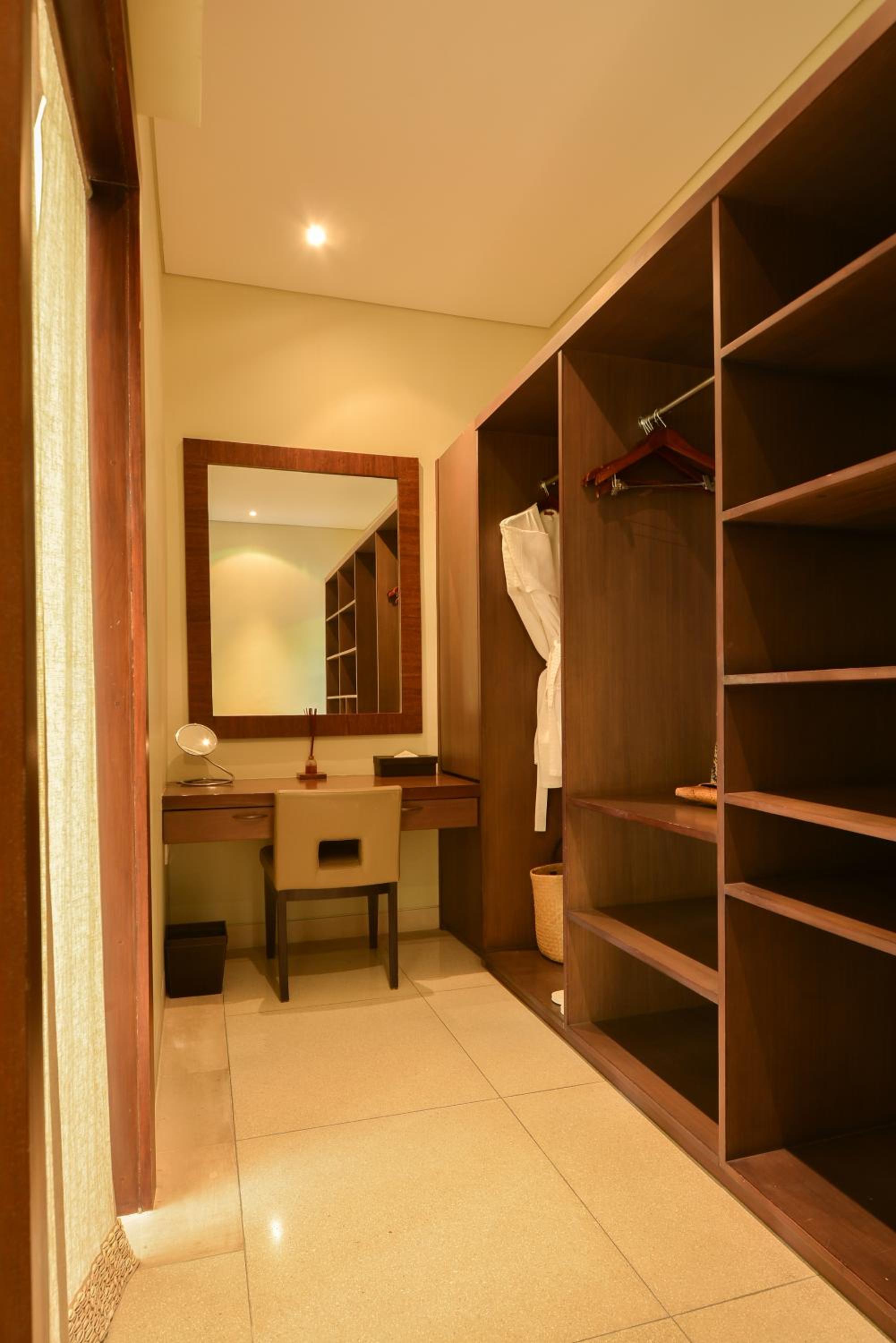 Four-Bedroom Villa with Private Pool and Fully Equipped Kitchenette - Photo 3