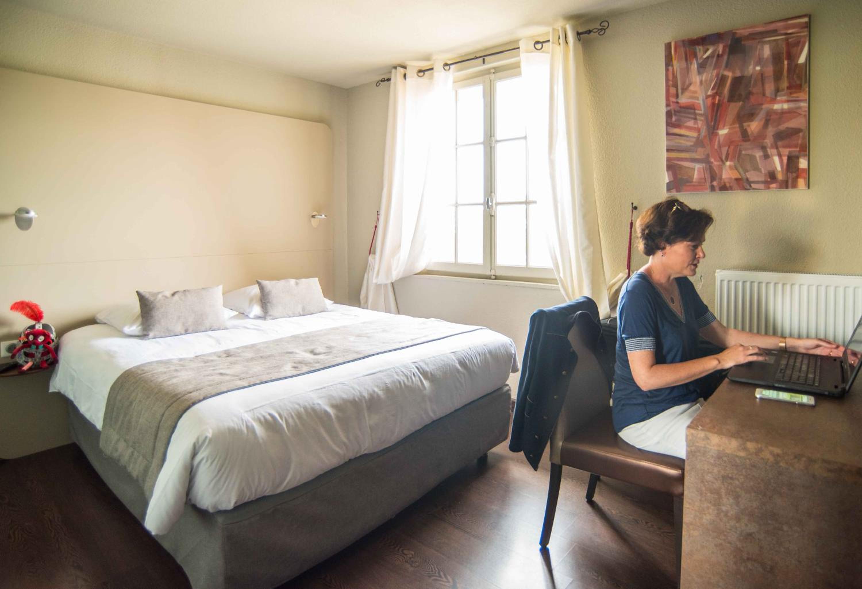 Standard Double Room - Photo 4