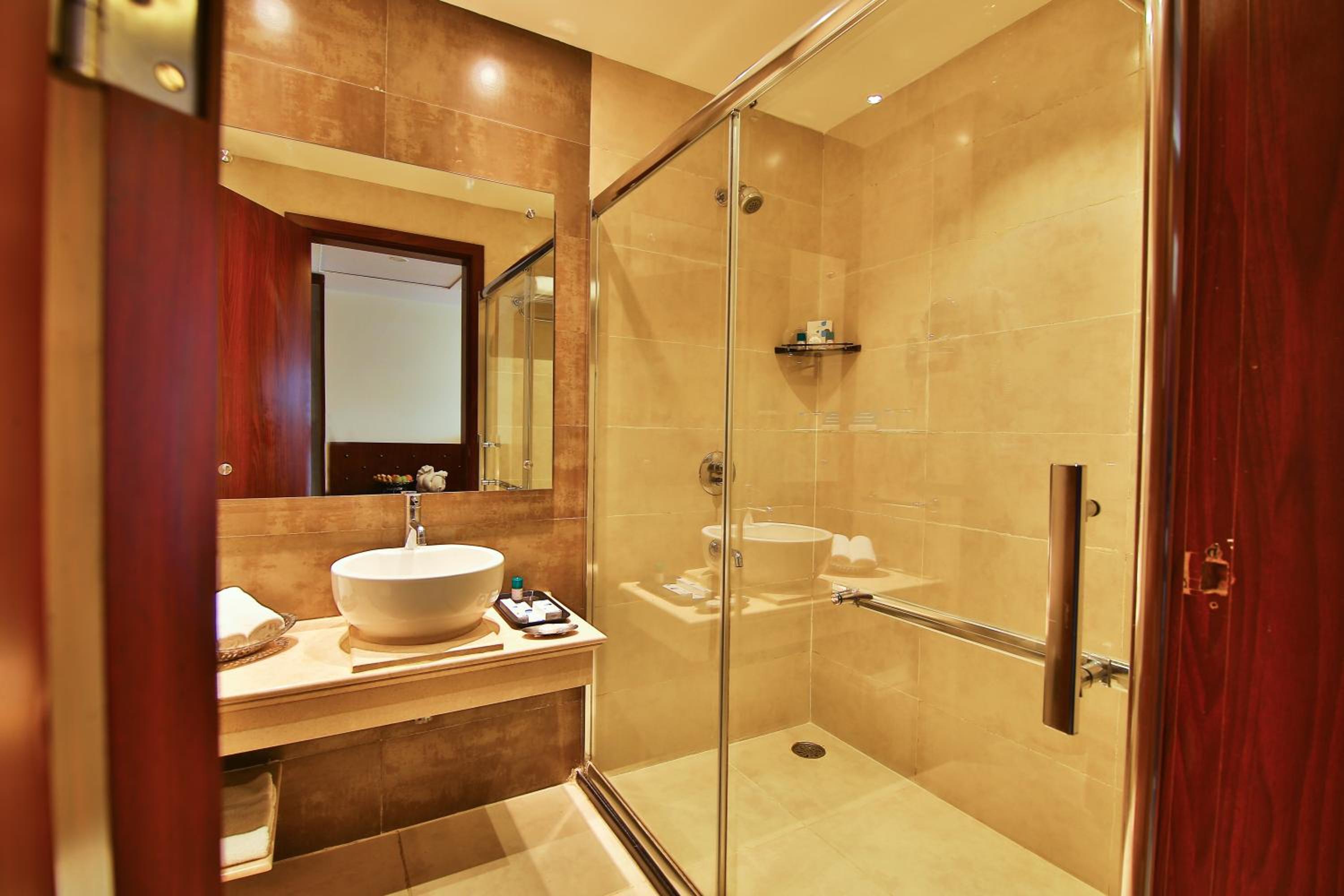 Executive Double Room with 15% discount on Laundry & 10% discount on Food. - Photo 6