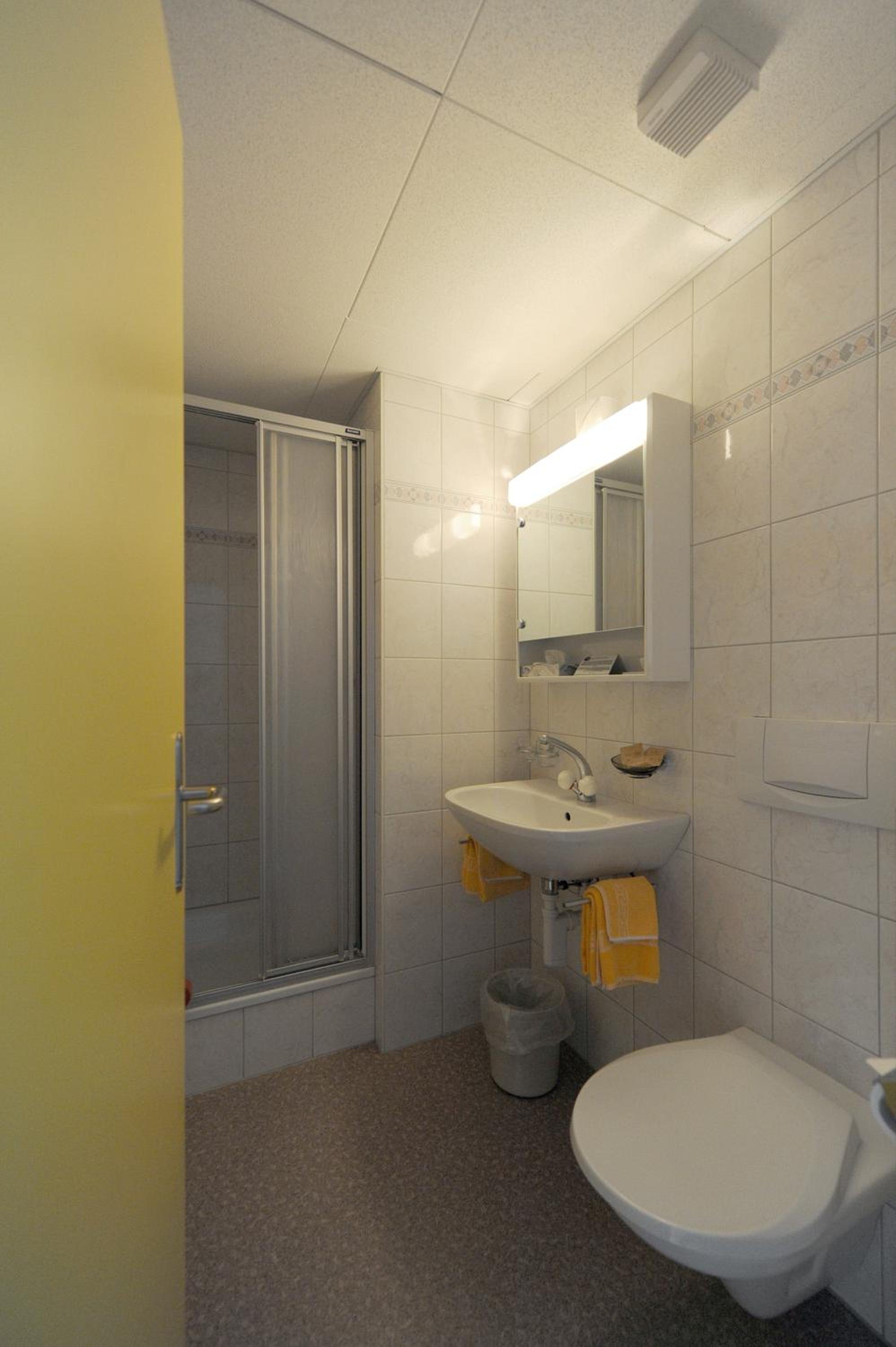 Budget Double Room - Photo 2