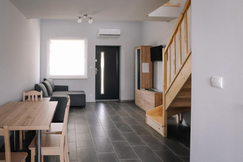 One-Bedroom House - Photo 2