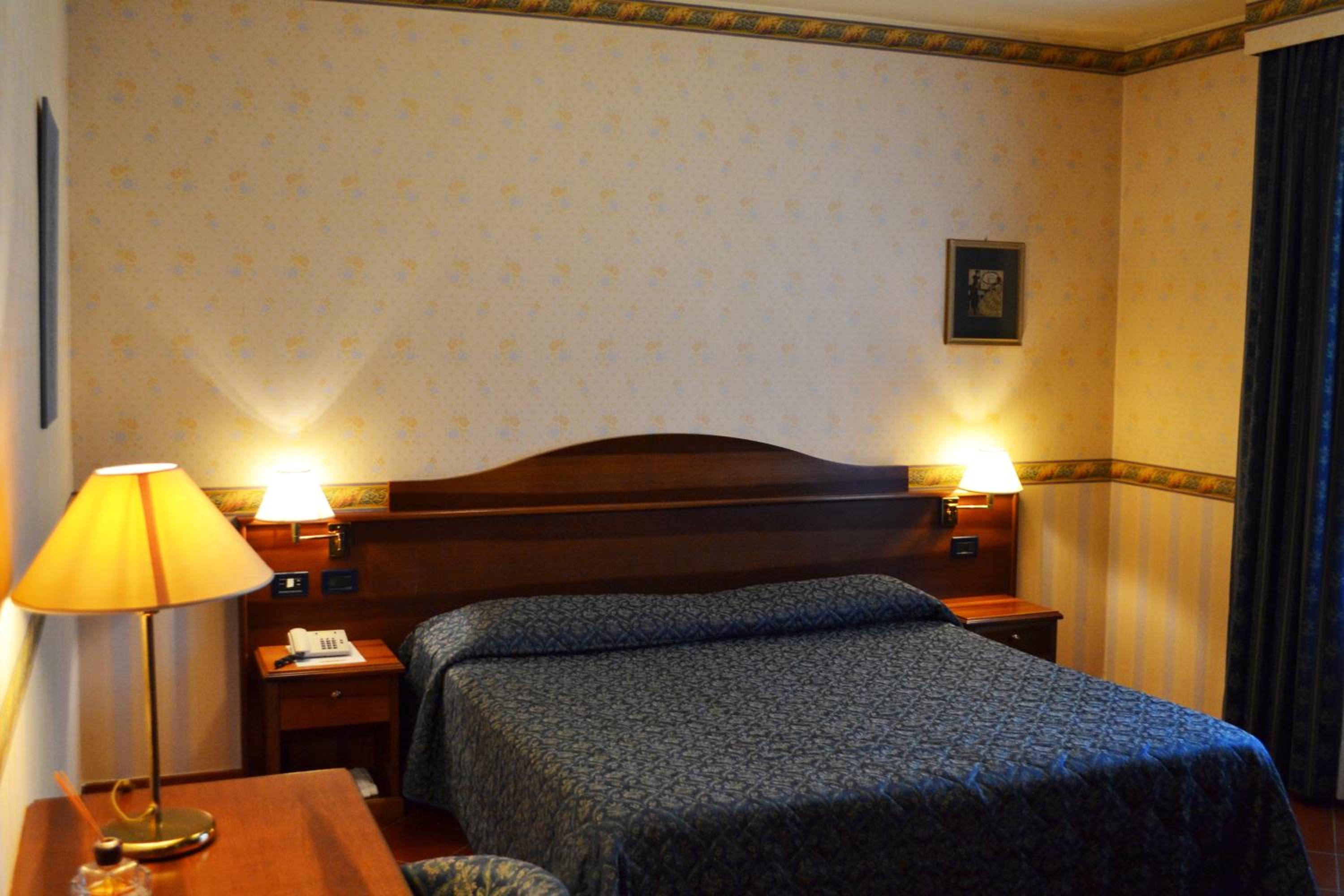 Standard Double Room photo 2