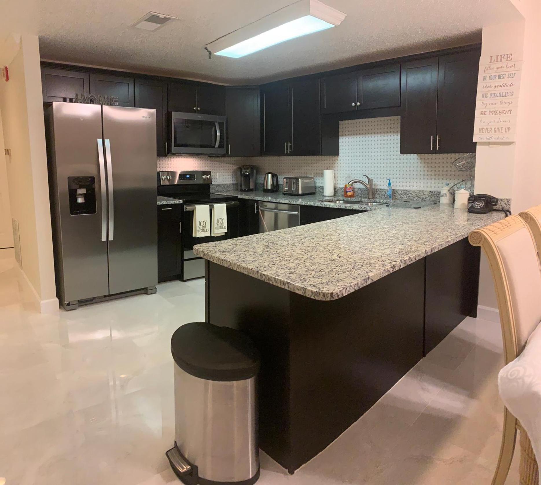 Three-Bedroom Apartment - Photo 8