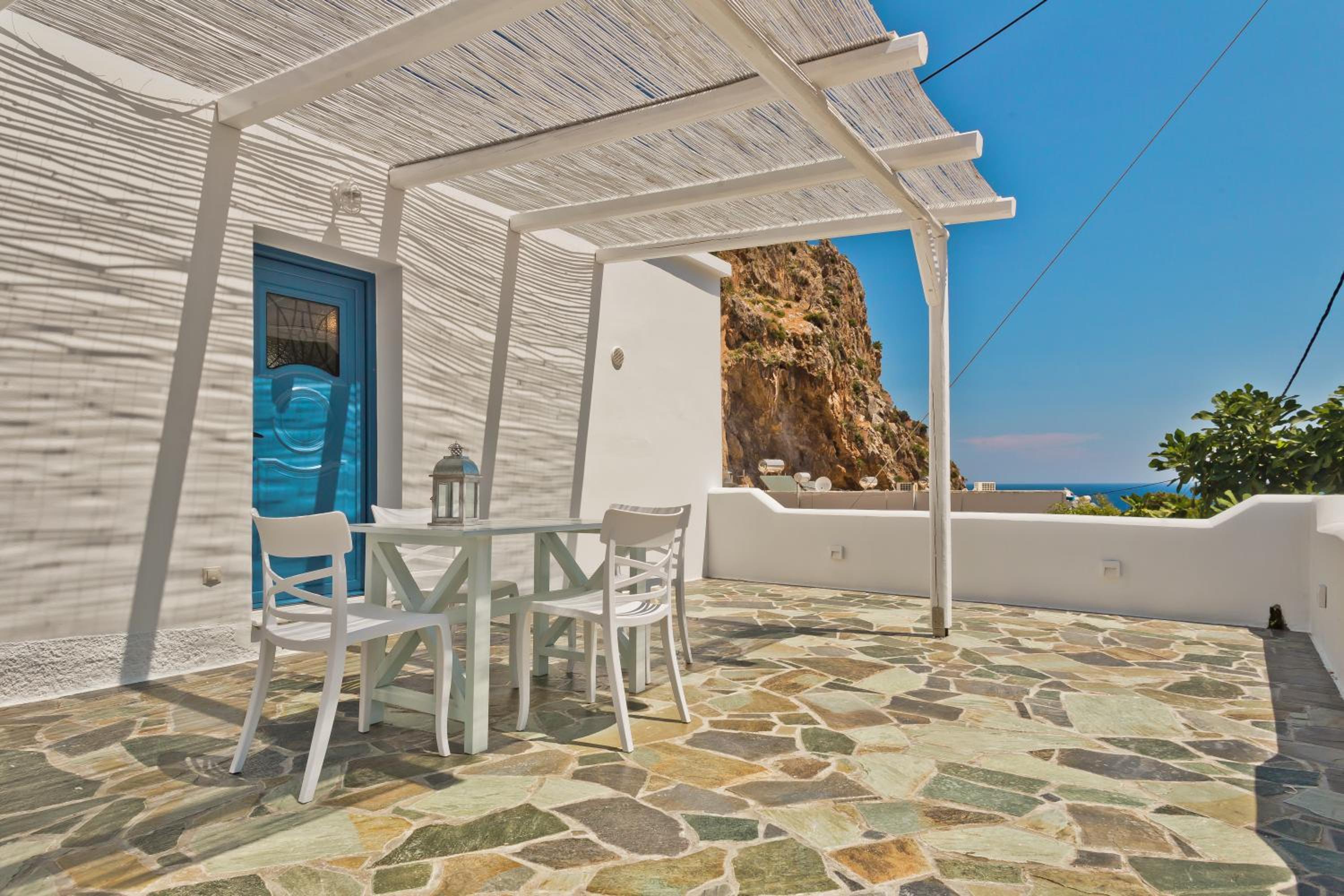 One-Bedroom House - Photo 3