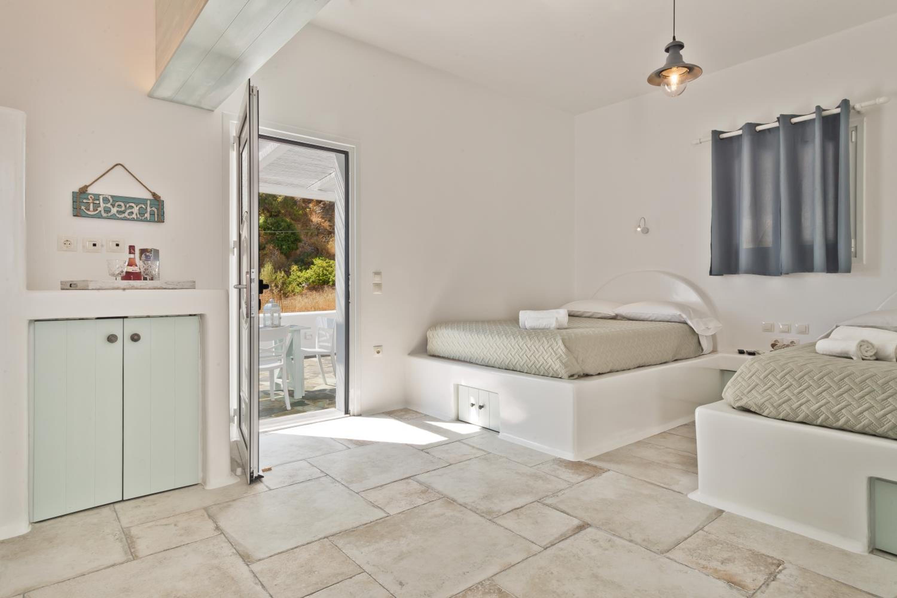 One-Bedroom House - Photo 8