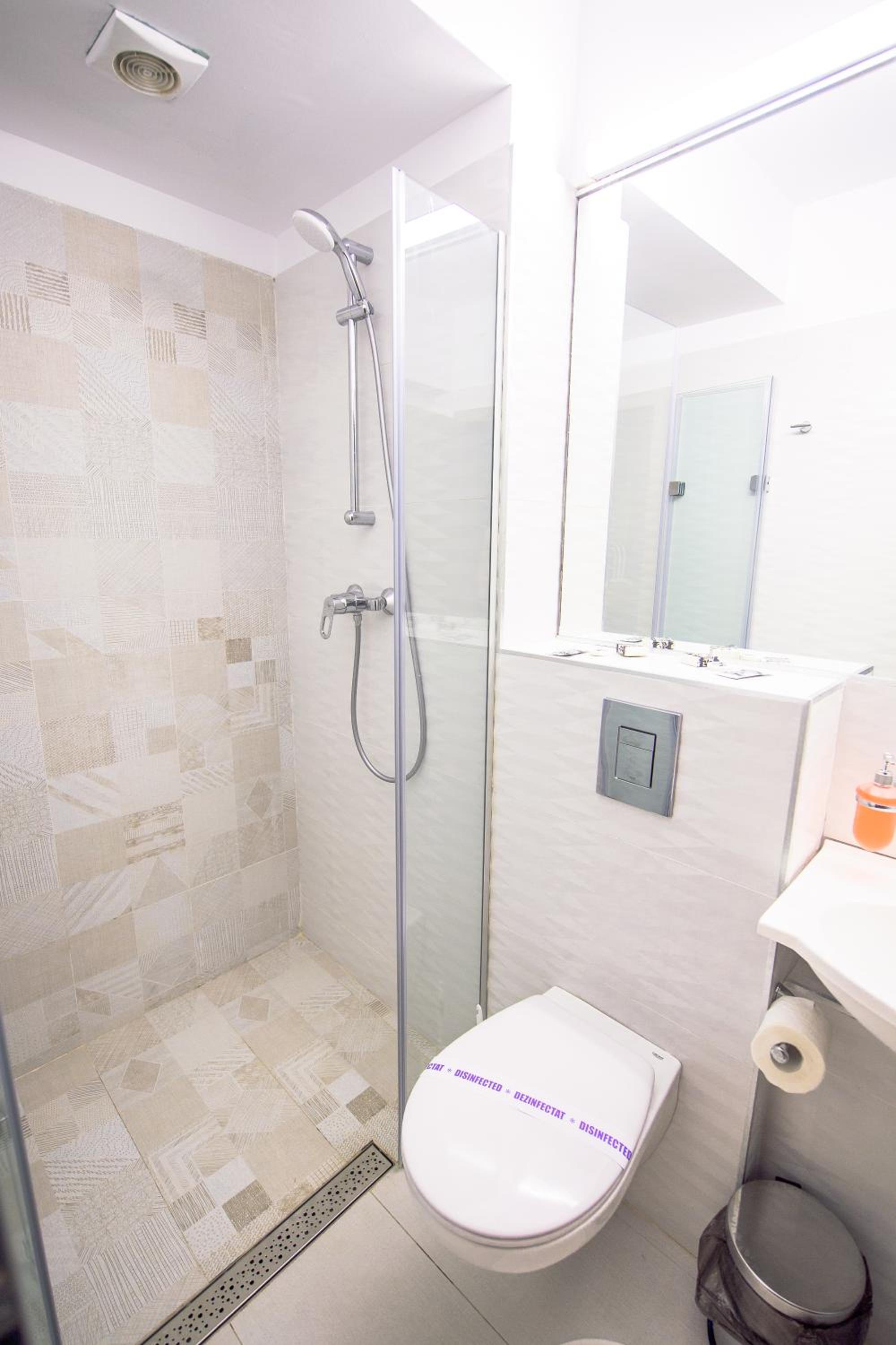 Double Room - Photo 15