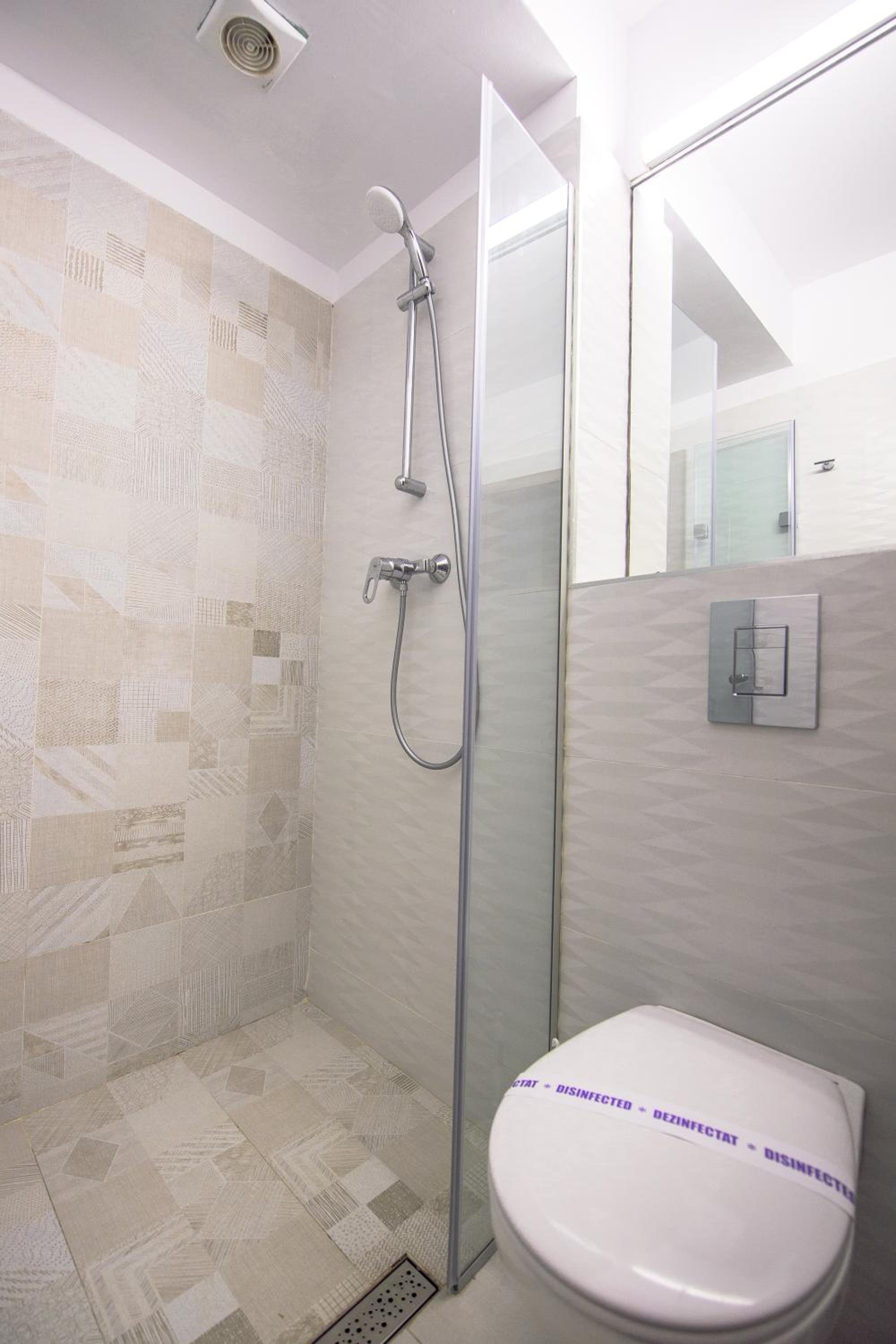 Double Room - Photo 17