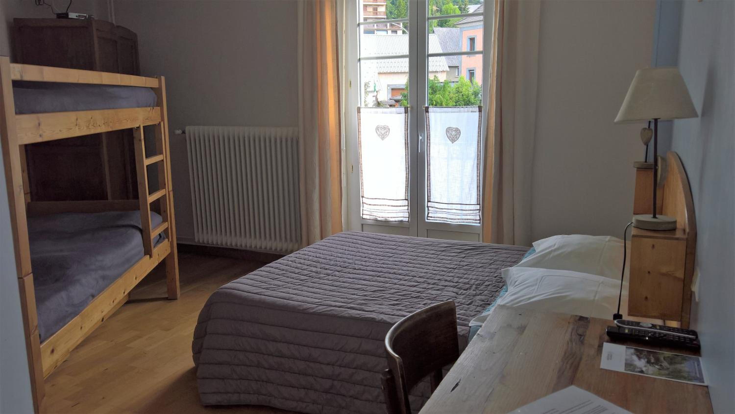 Quadruple Room with Mountain View photo 2